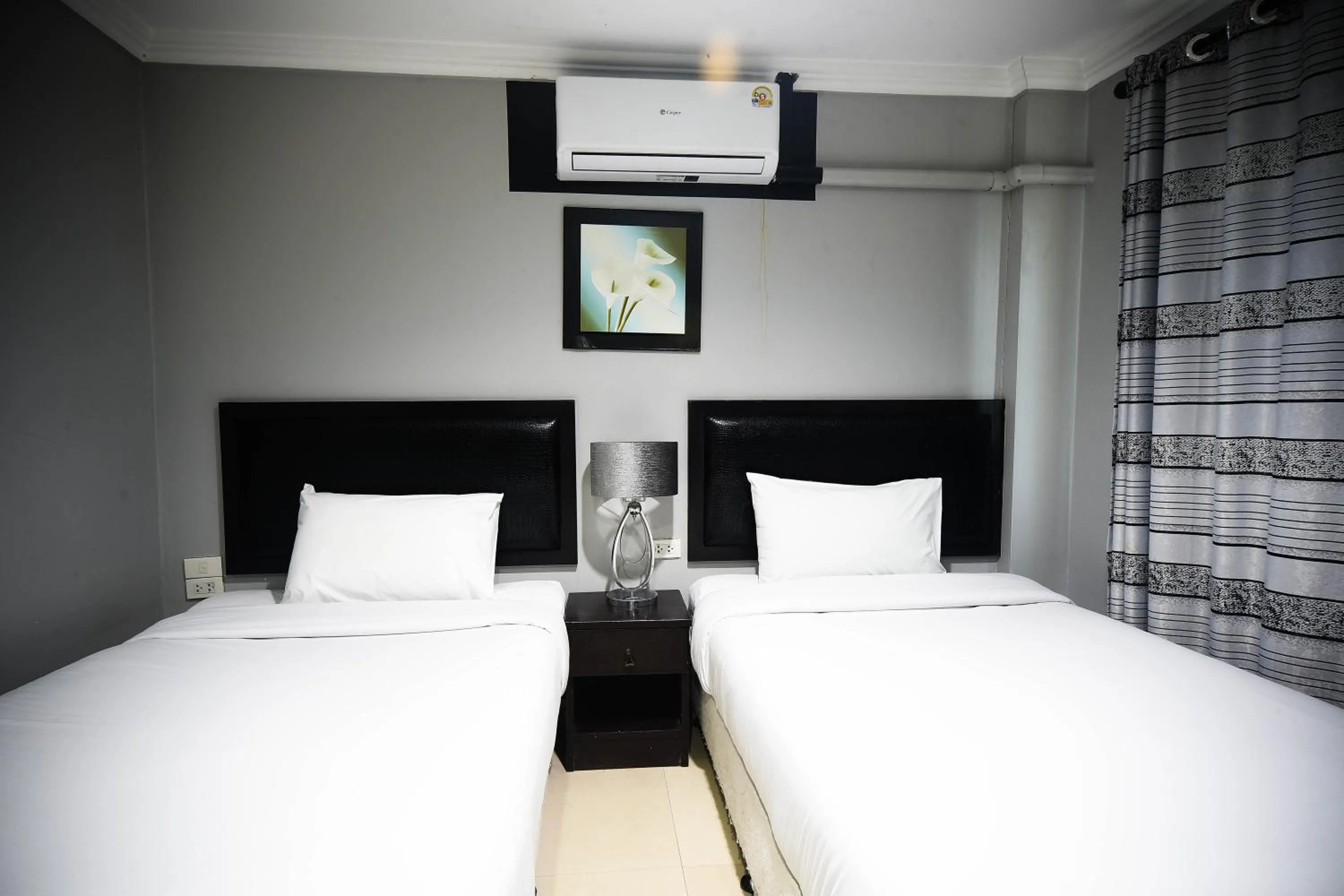 Standard Twin Room in Golden Star Pattaya