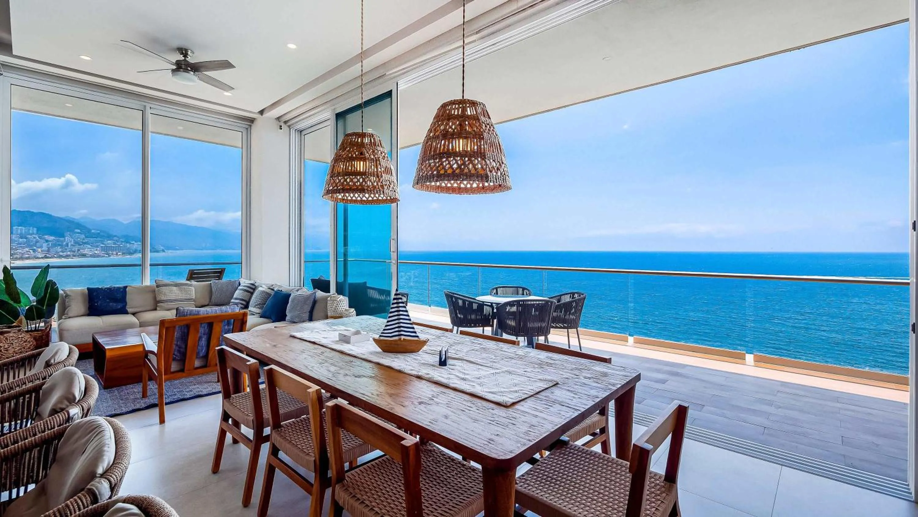 Panoramic Oceanview Luxury 4BR Penthouse