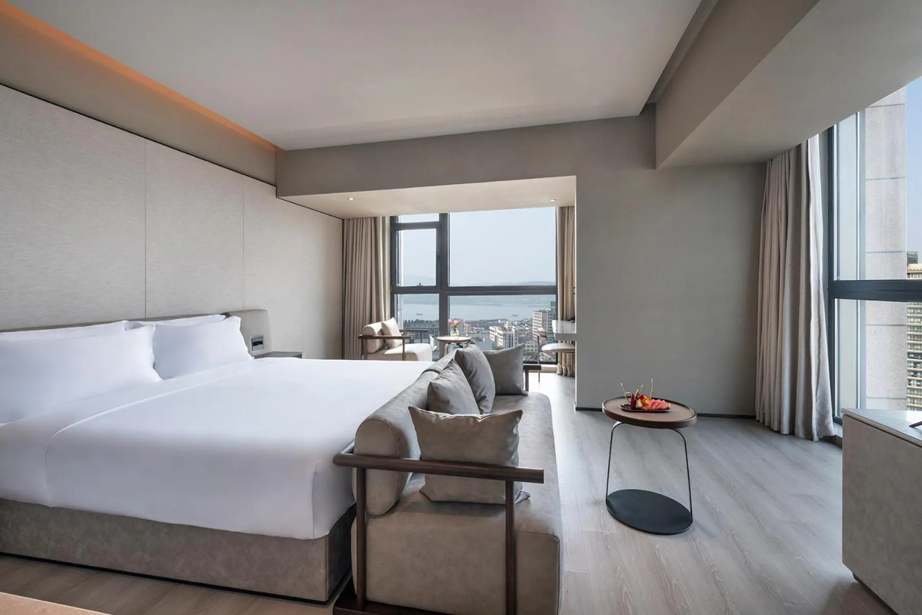 Suite with Lake View in Crystal Orange Hotel -Hangzhou West Lake Hubin Yintai