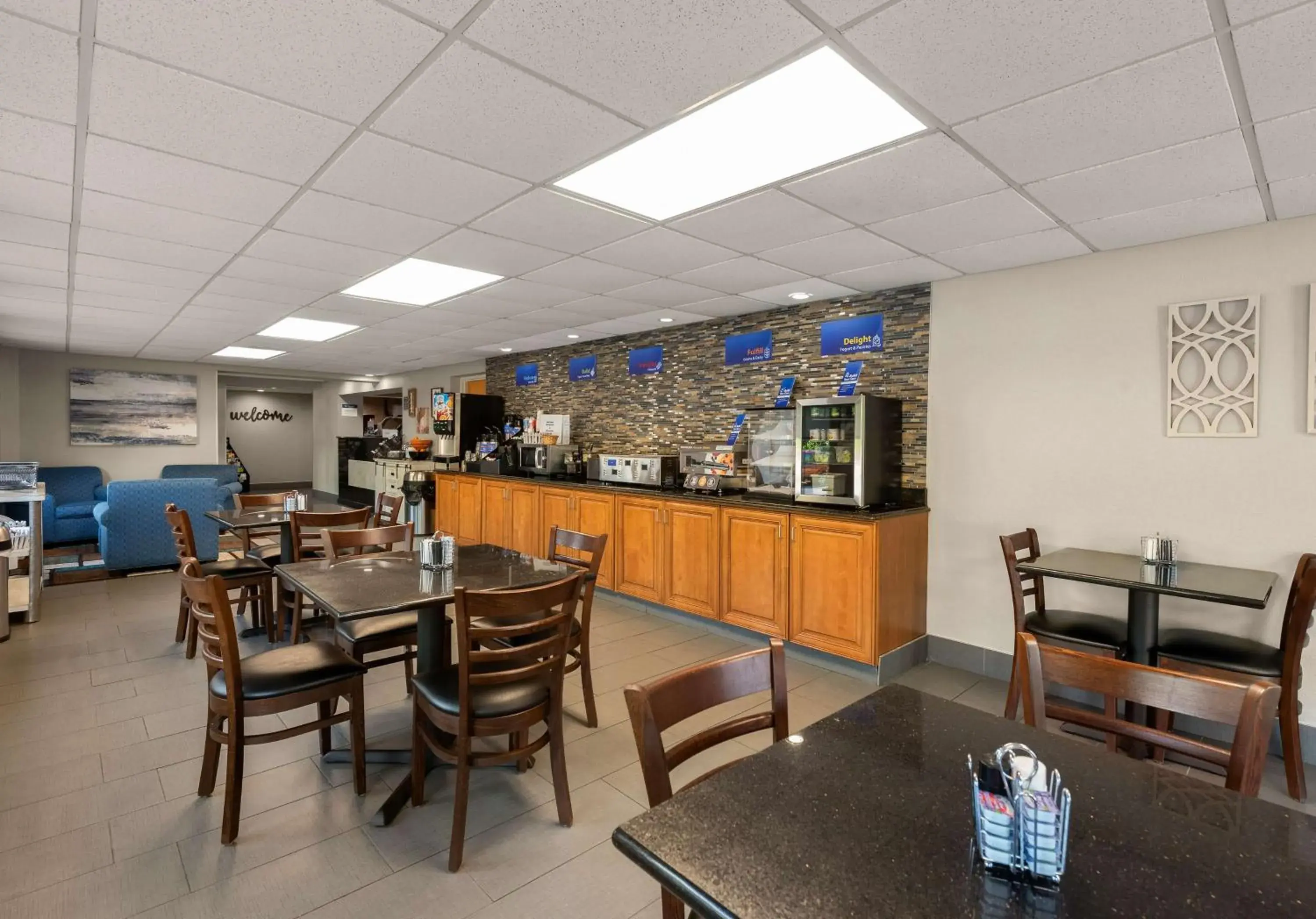 Breakfast in Best Western Adena Inn Breakfast in Best Western Adena Inn