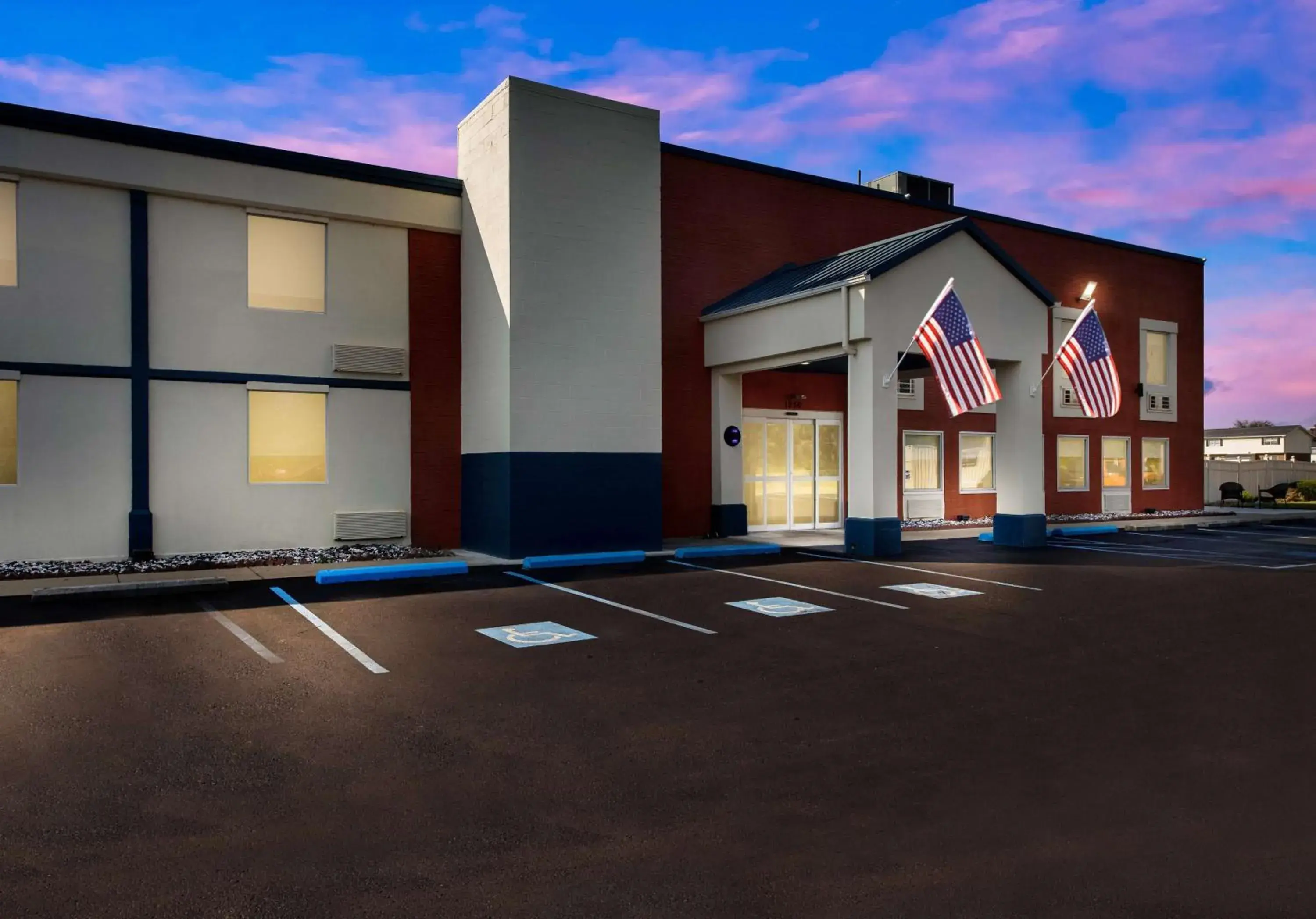 Property building in Best Western Adena Inn Property building in Best Western Adena Inn