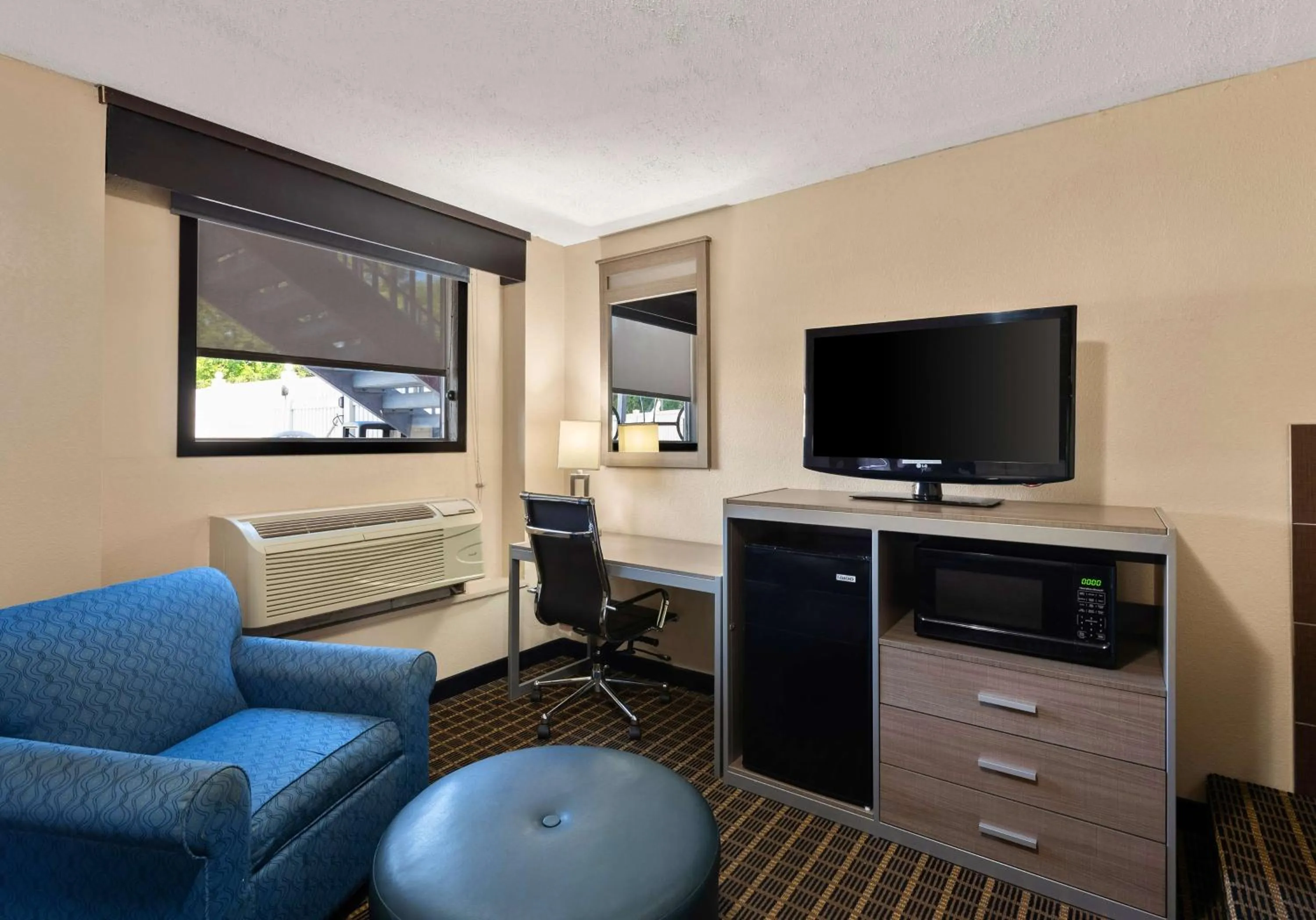 Photo of the whole room in Best Western Adena Inn