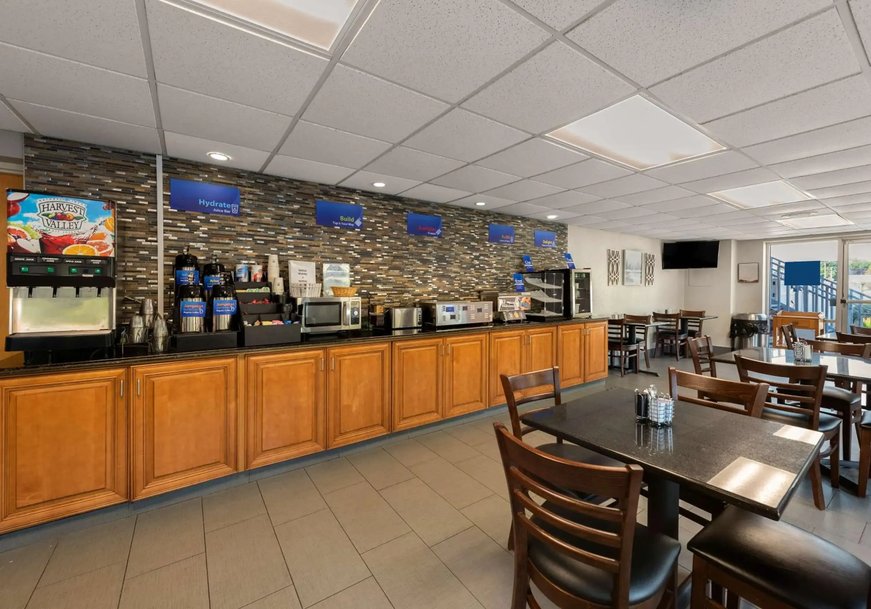 Breakfast in Best Western Adena Inn Breakfast in Best Western Adena Inn