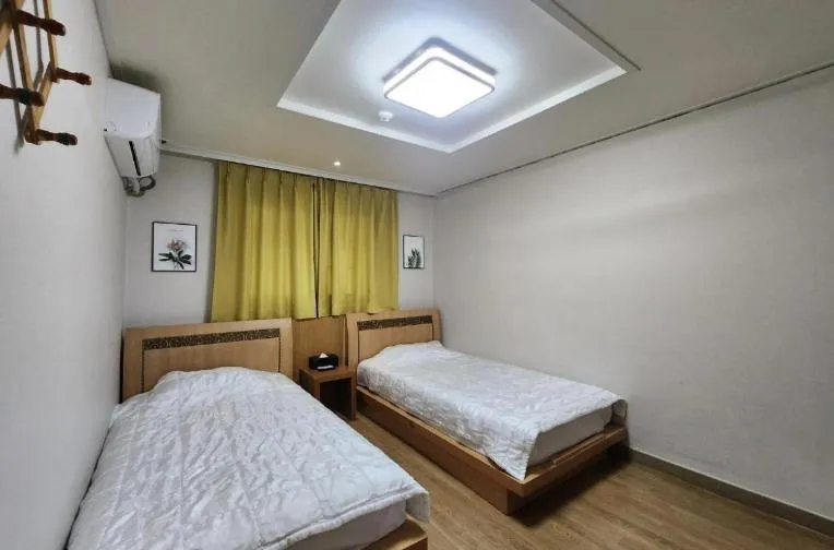 Twin Room in Jeju BnB Hotel