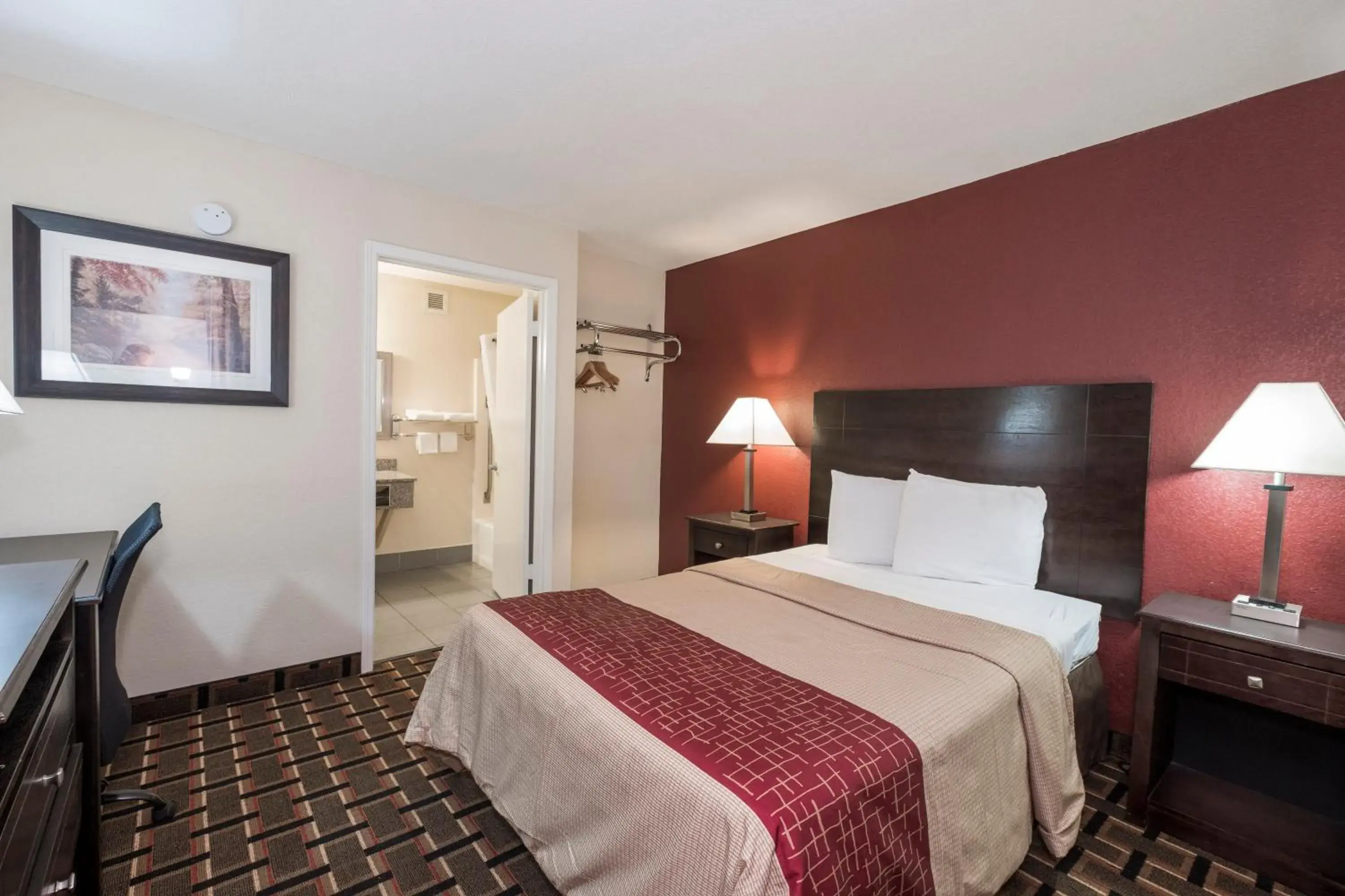 Standard Room with One Double Bed Smoking in Red Roof Inn Mobile - Midtown Standard Room with One Double Bed Smoking in Red Roof Inn Mobile - Midtown