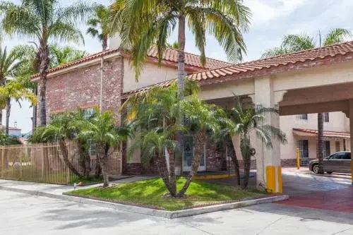 Days Inn & Suites by Wyndham South Gate Days Inn & Suites by Wyndham South Gate