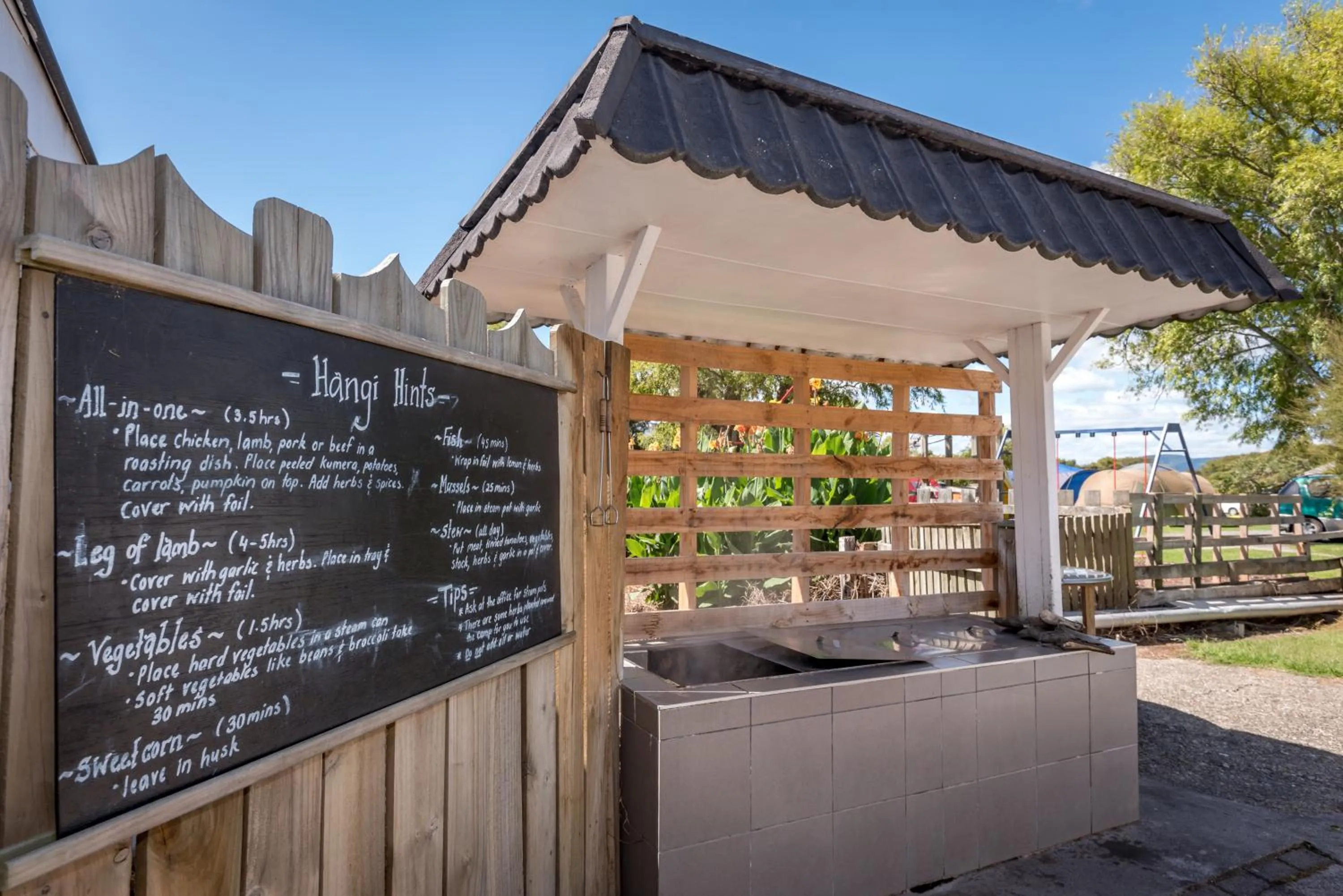 BBQ facilities in Cosy Cottage Thermal Holiday Park