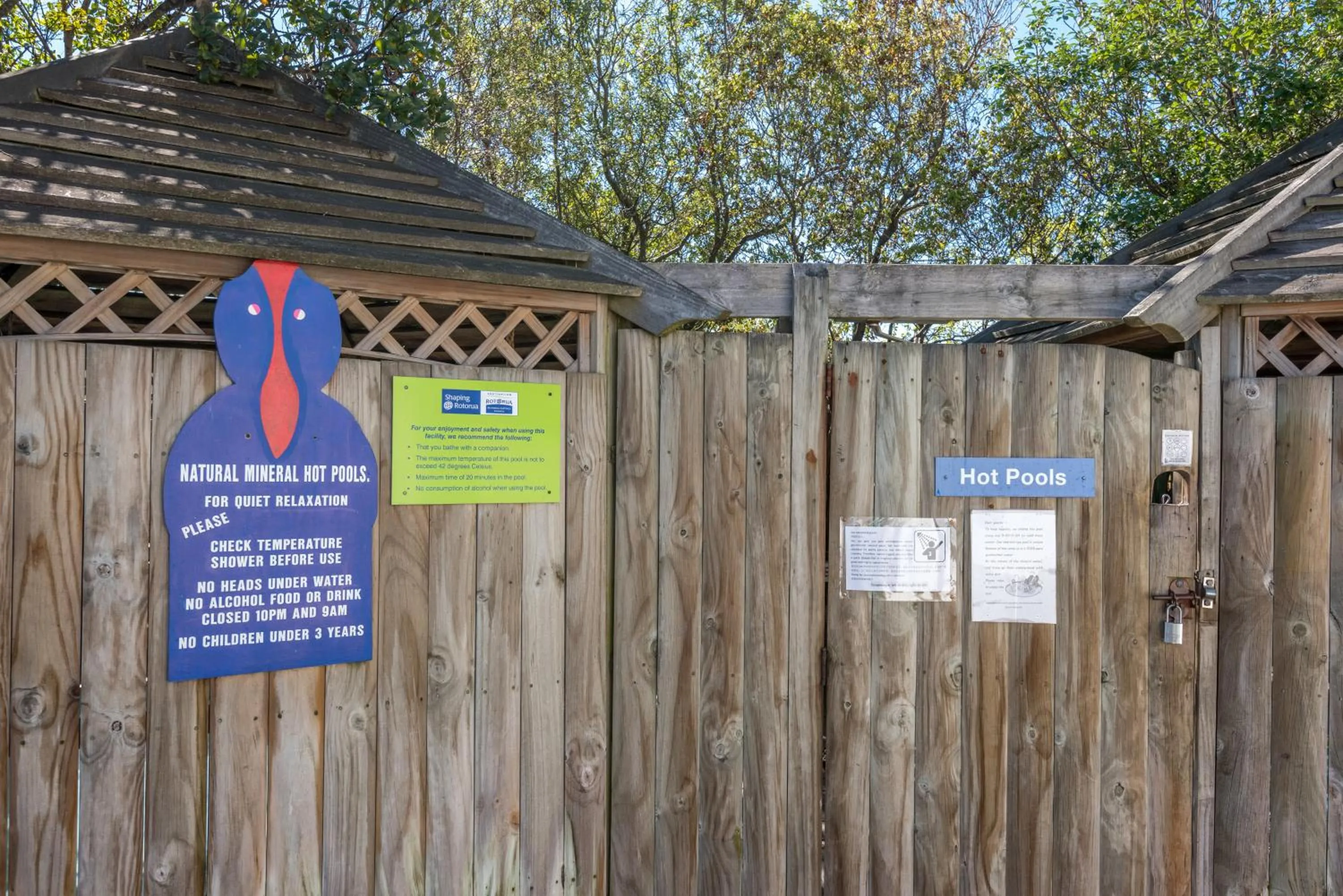 Facade/entrance in Cosy Cottage Thermal Holiday Park