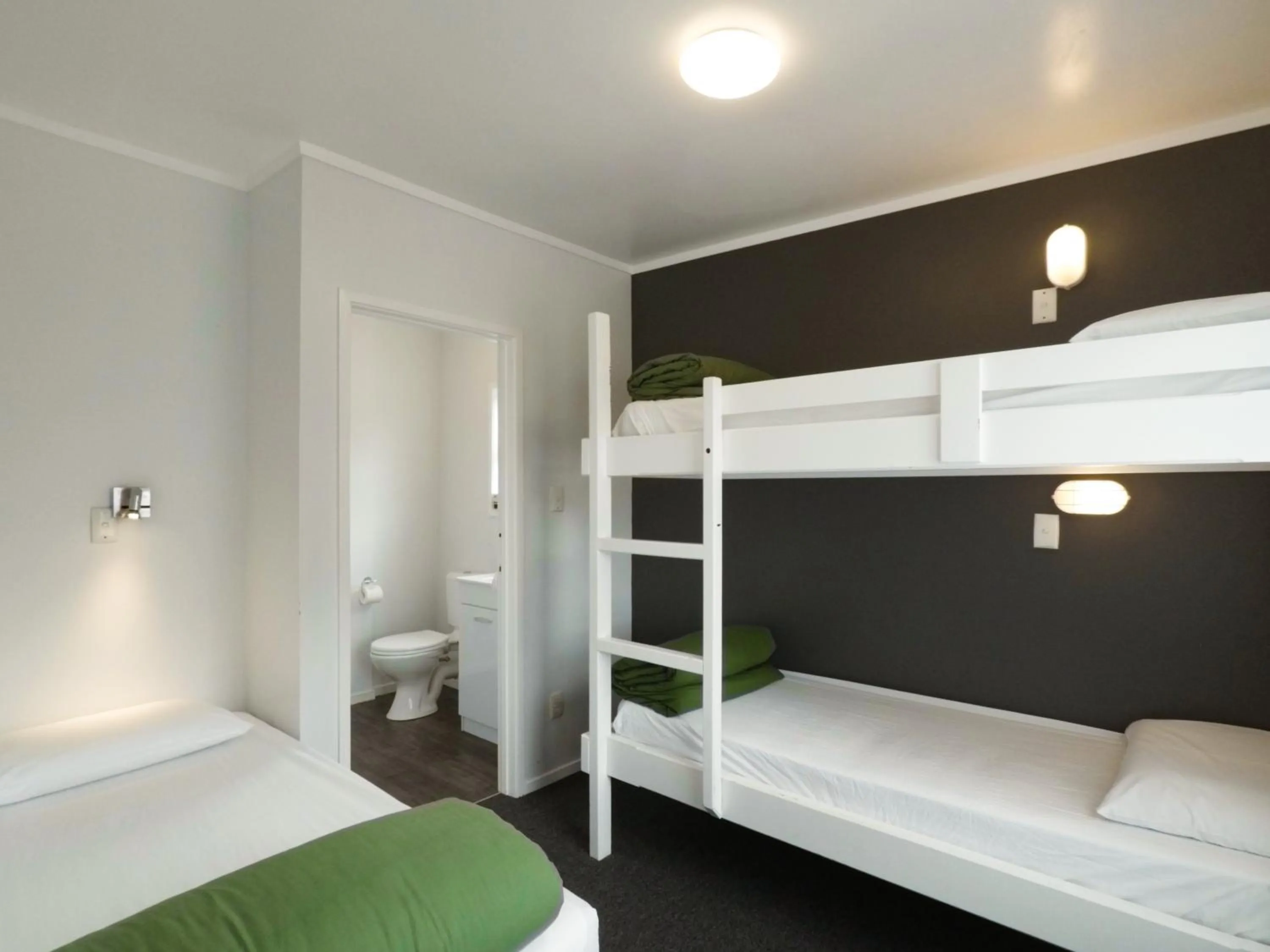 Bed in Cosy Cottage Thermal Holiday Park