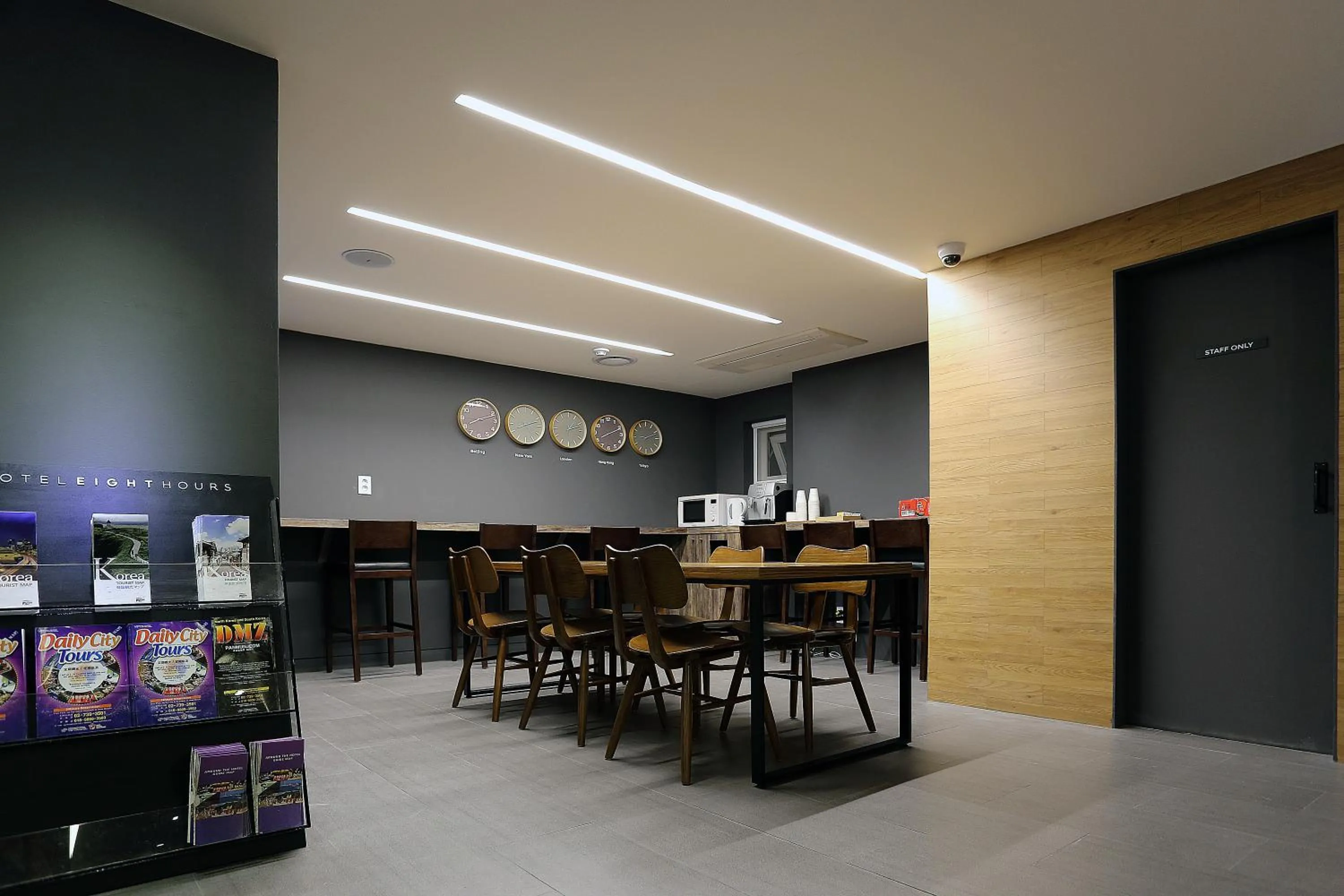 Business facilities in Hotel 8 Hours