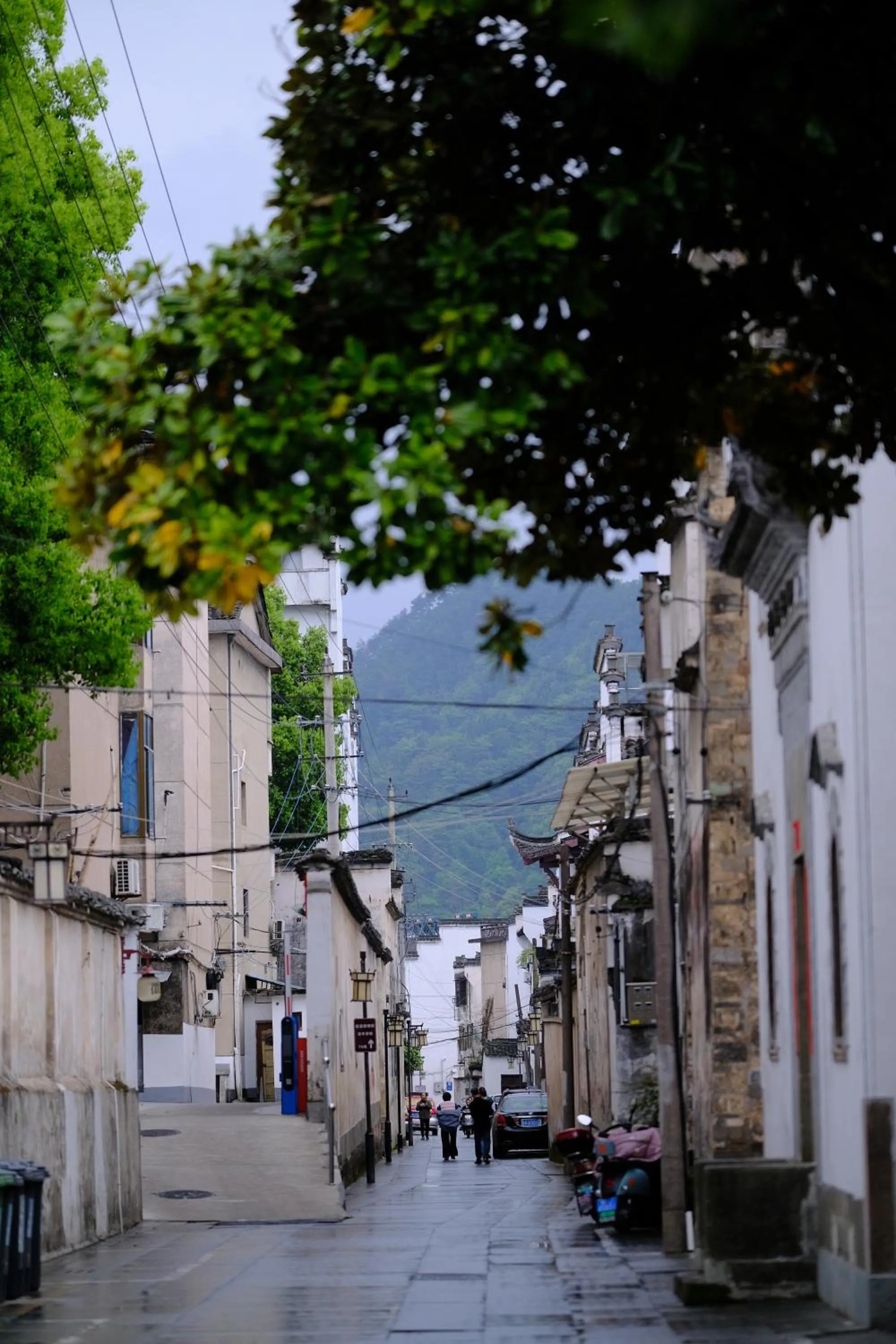 September Huizhou Inn