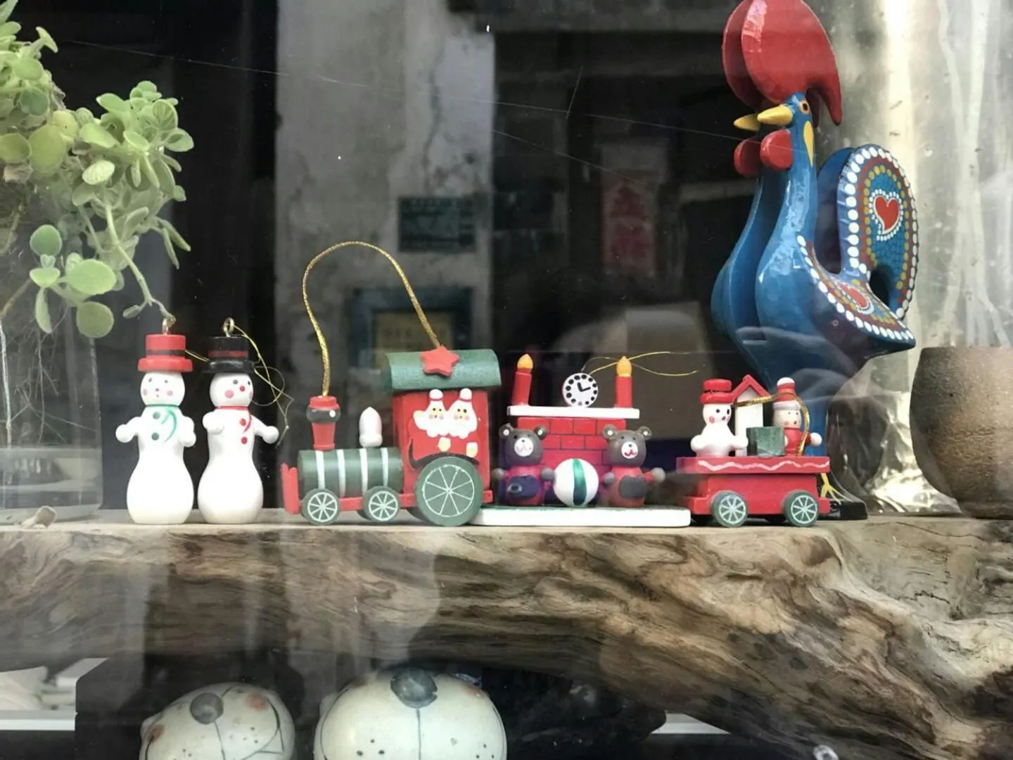 Facade/entrance in September Huizhou Inn