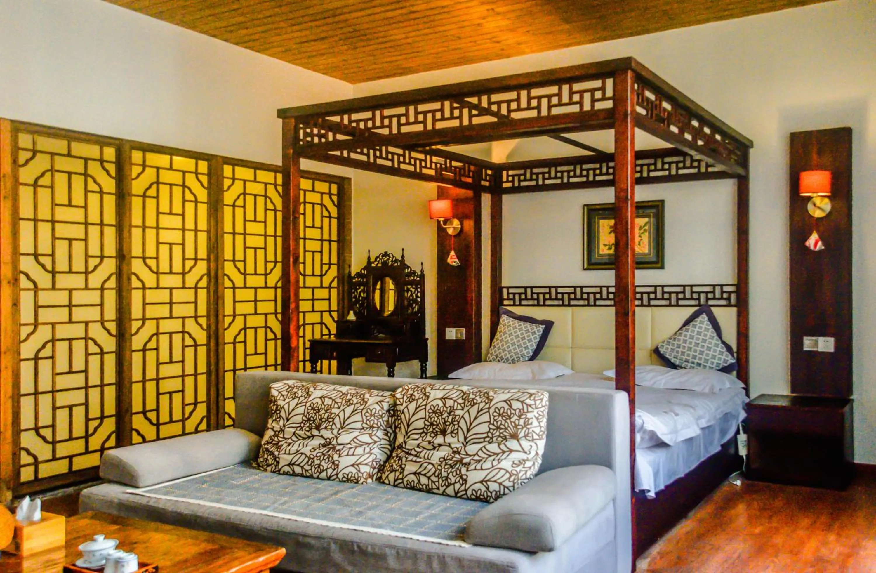 Bed in September Huizhou Inn