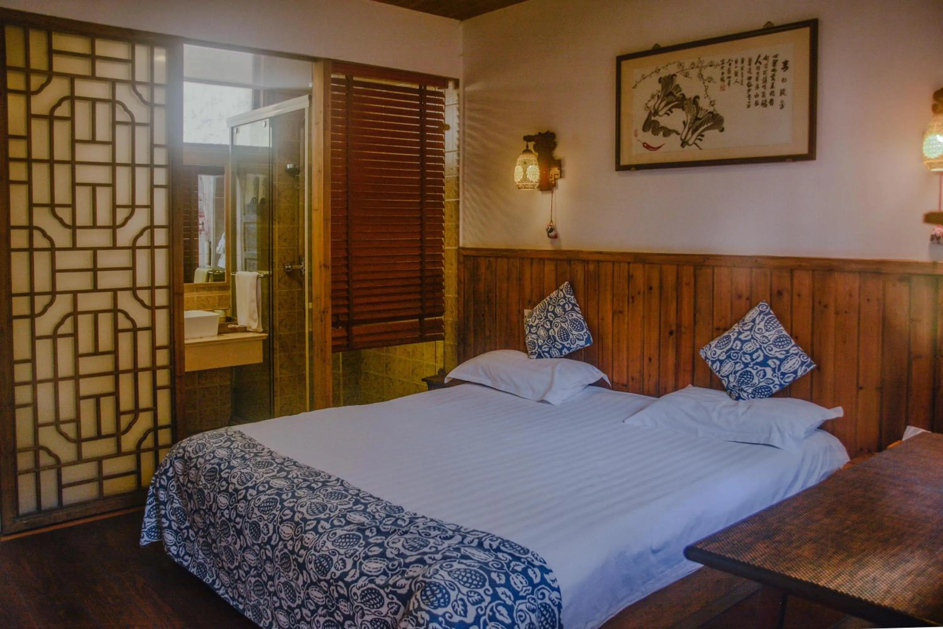 Bed in September Huizhou Inn