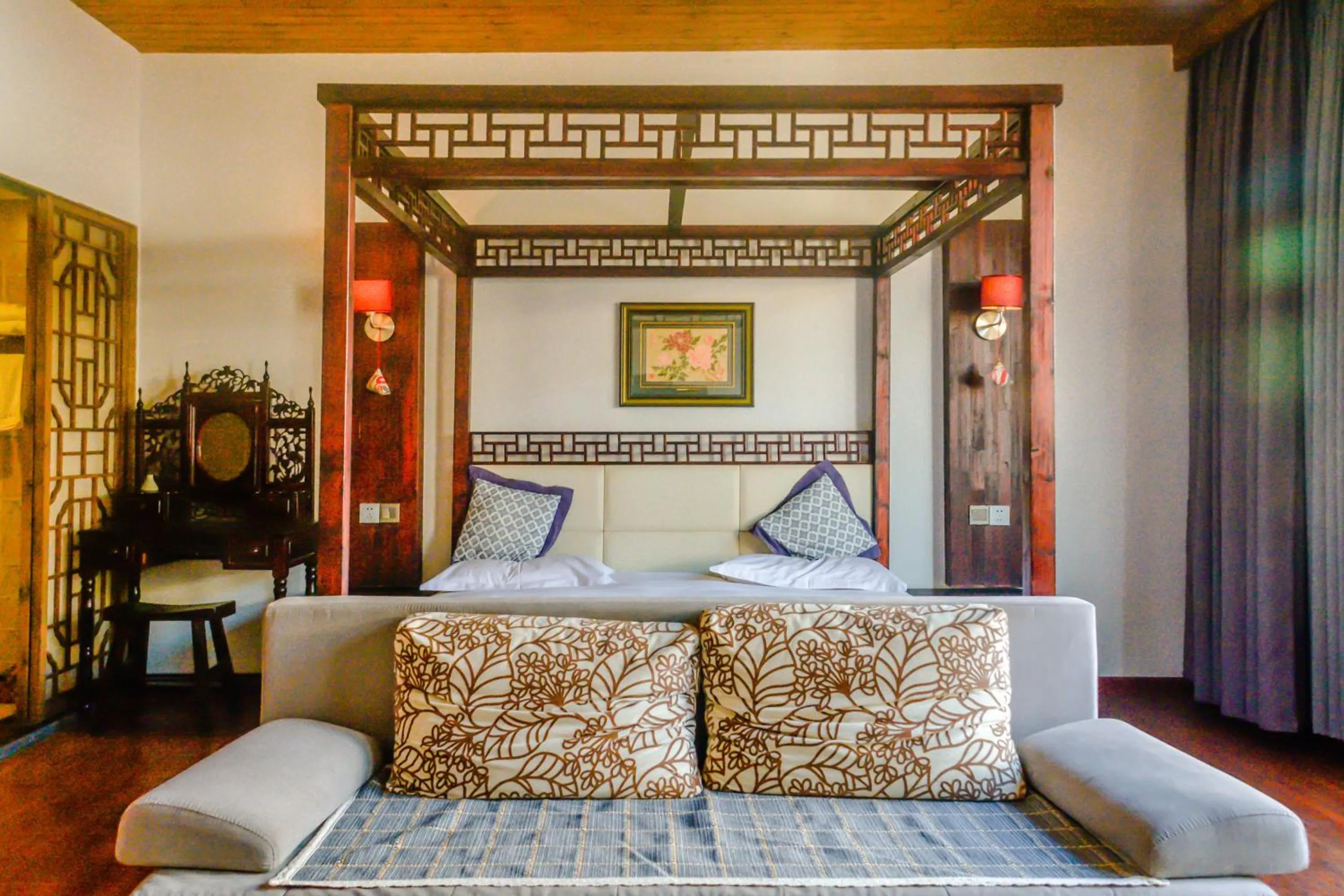 September Huizhou Inn