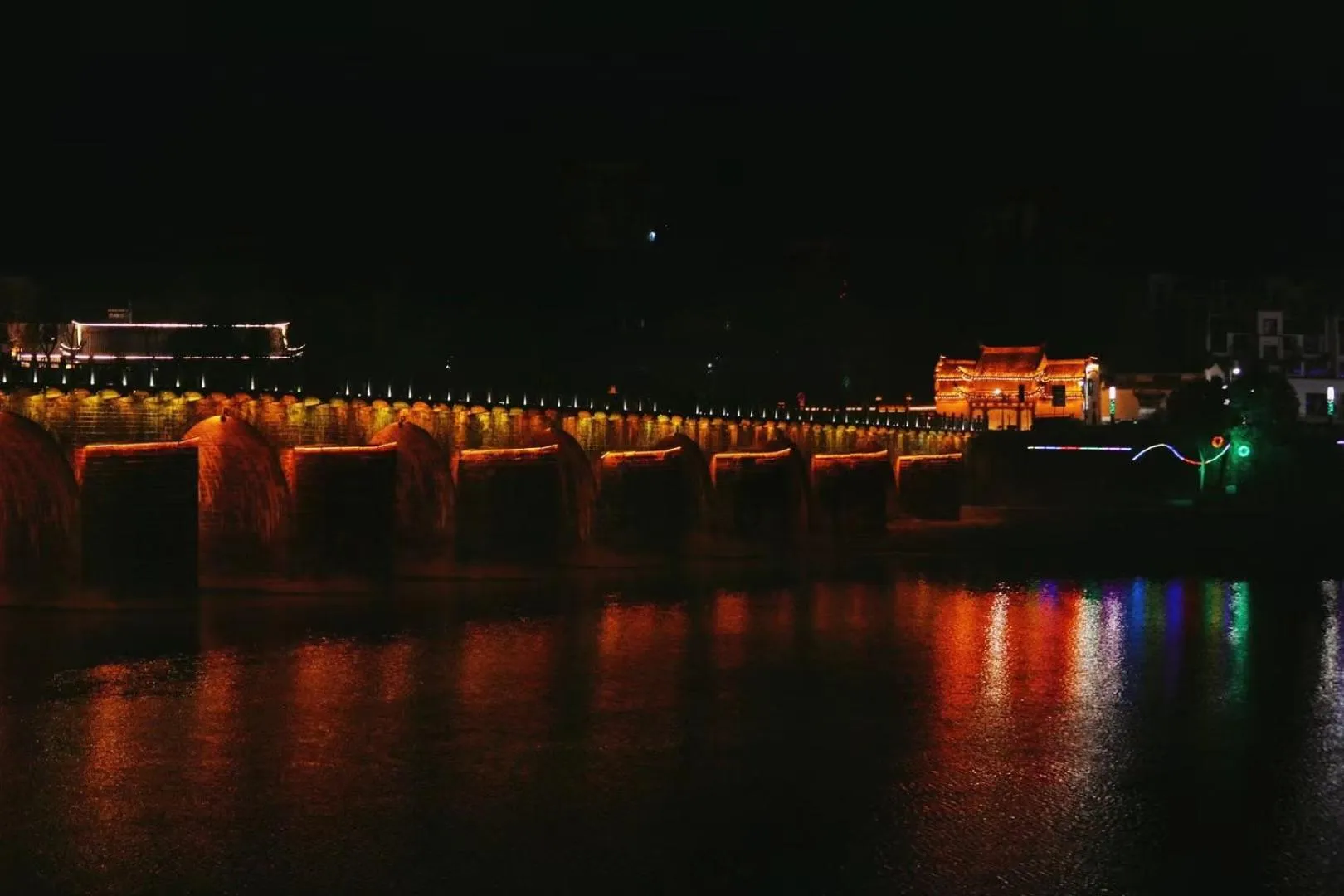 September Huizhou Inn