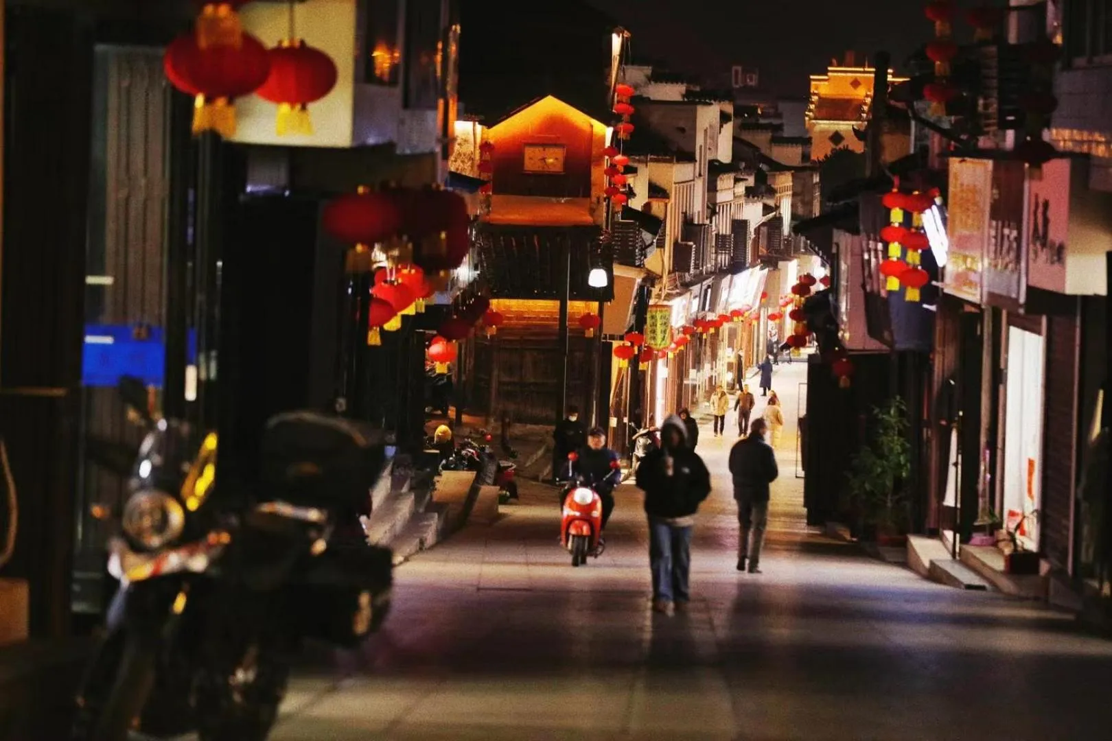 September Huizhou Inn