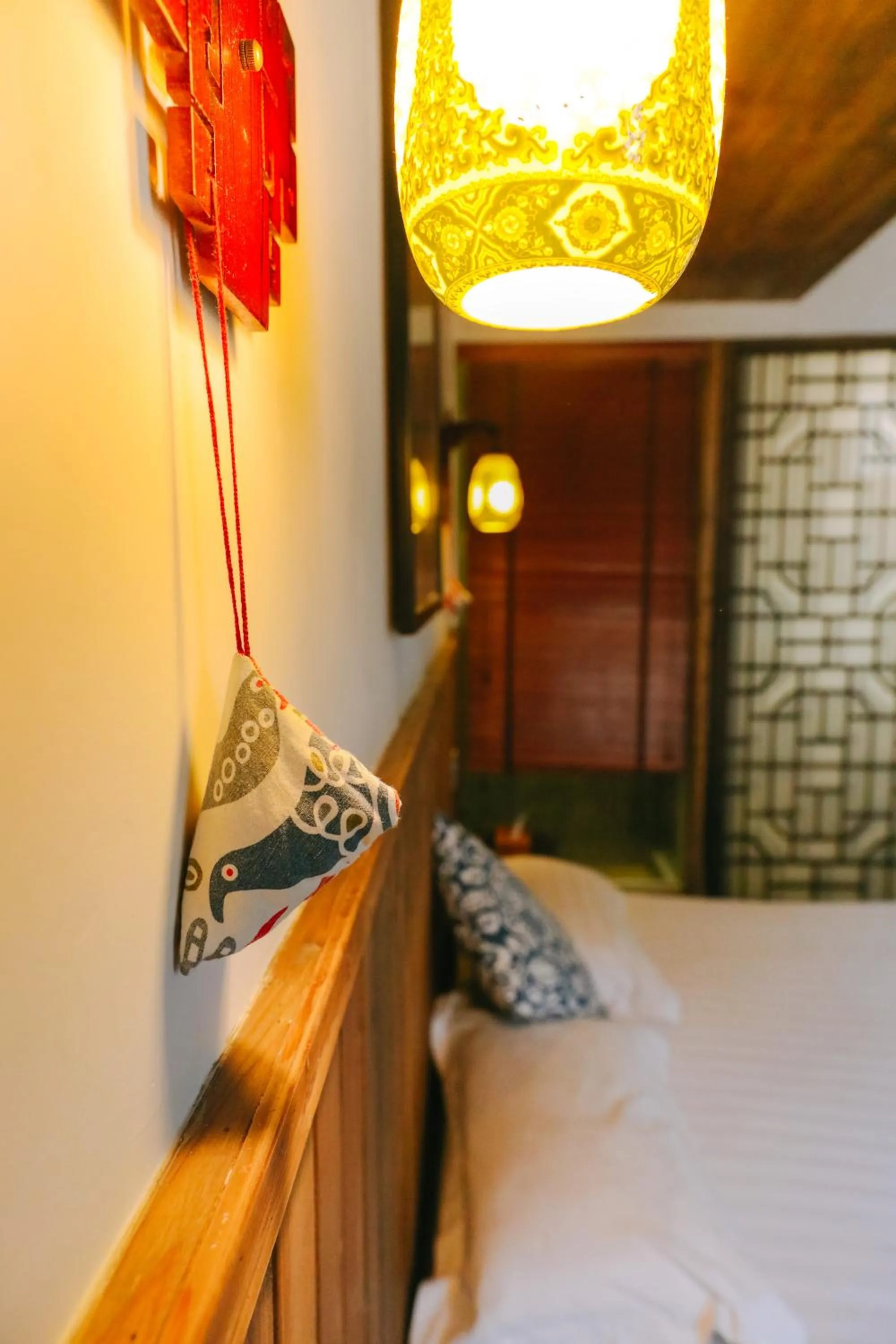 Bed in September Huizhou Inn