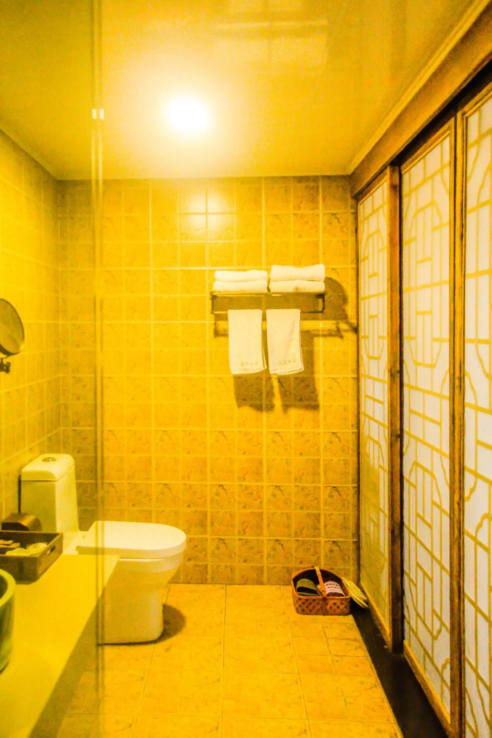 Toilet in September Huizhou Inn
