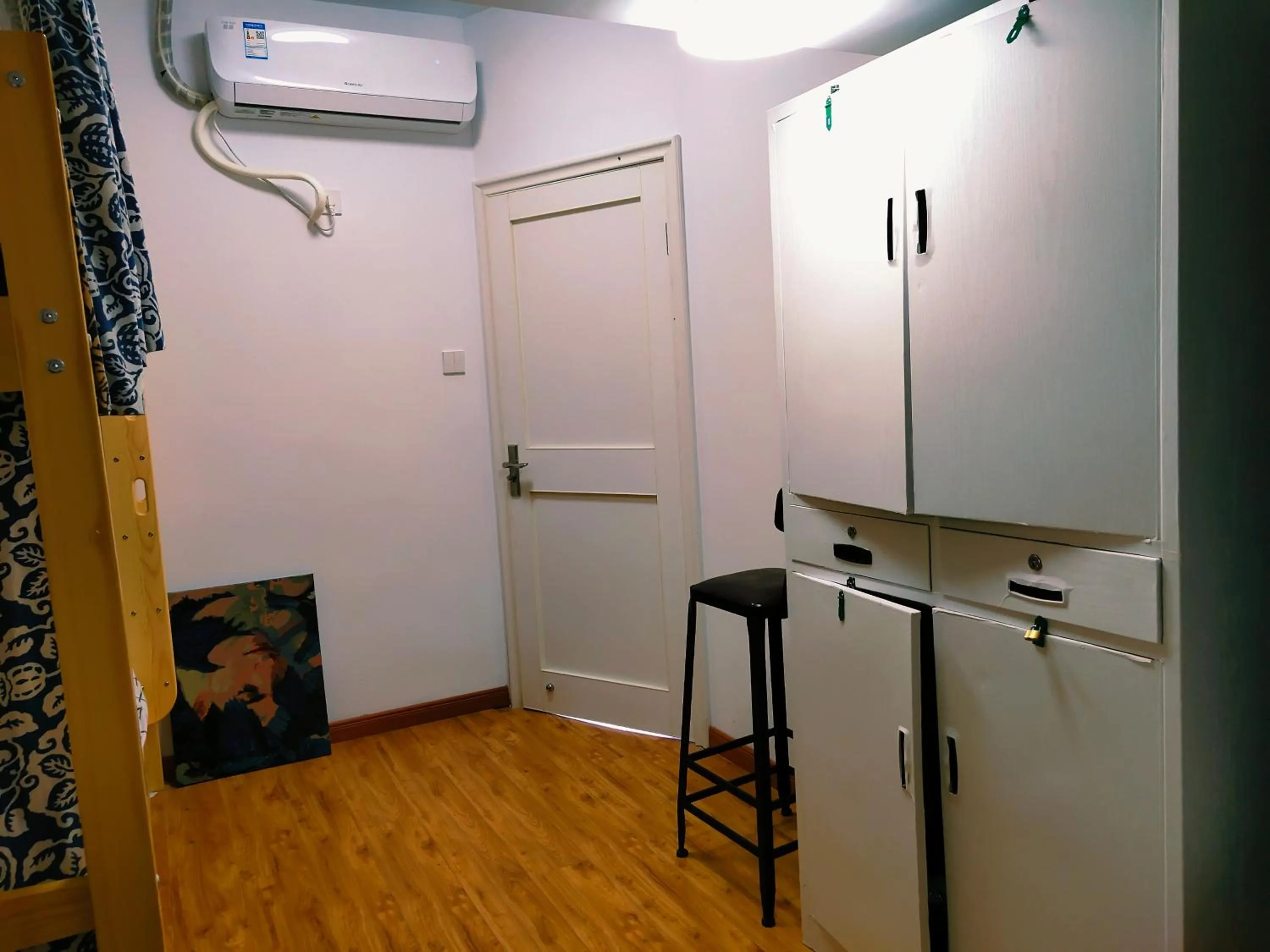 September Huizhou Inn