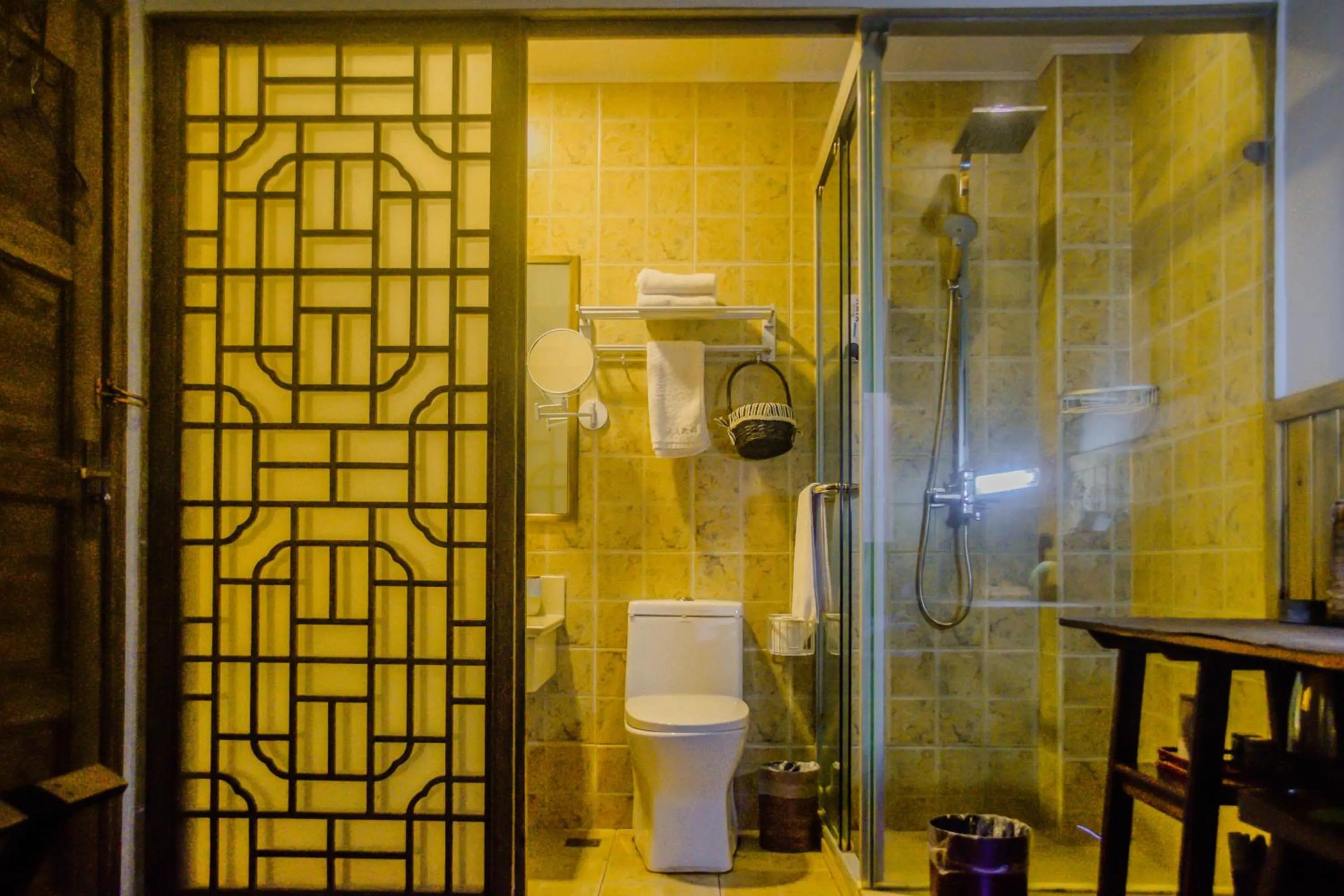 September Huizhou Inn