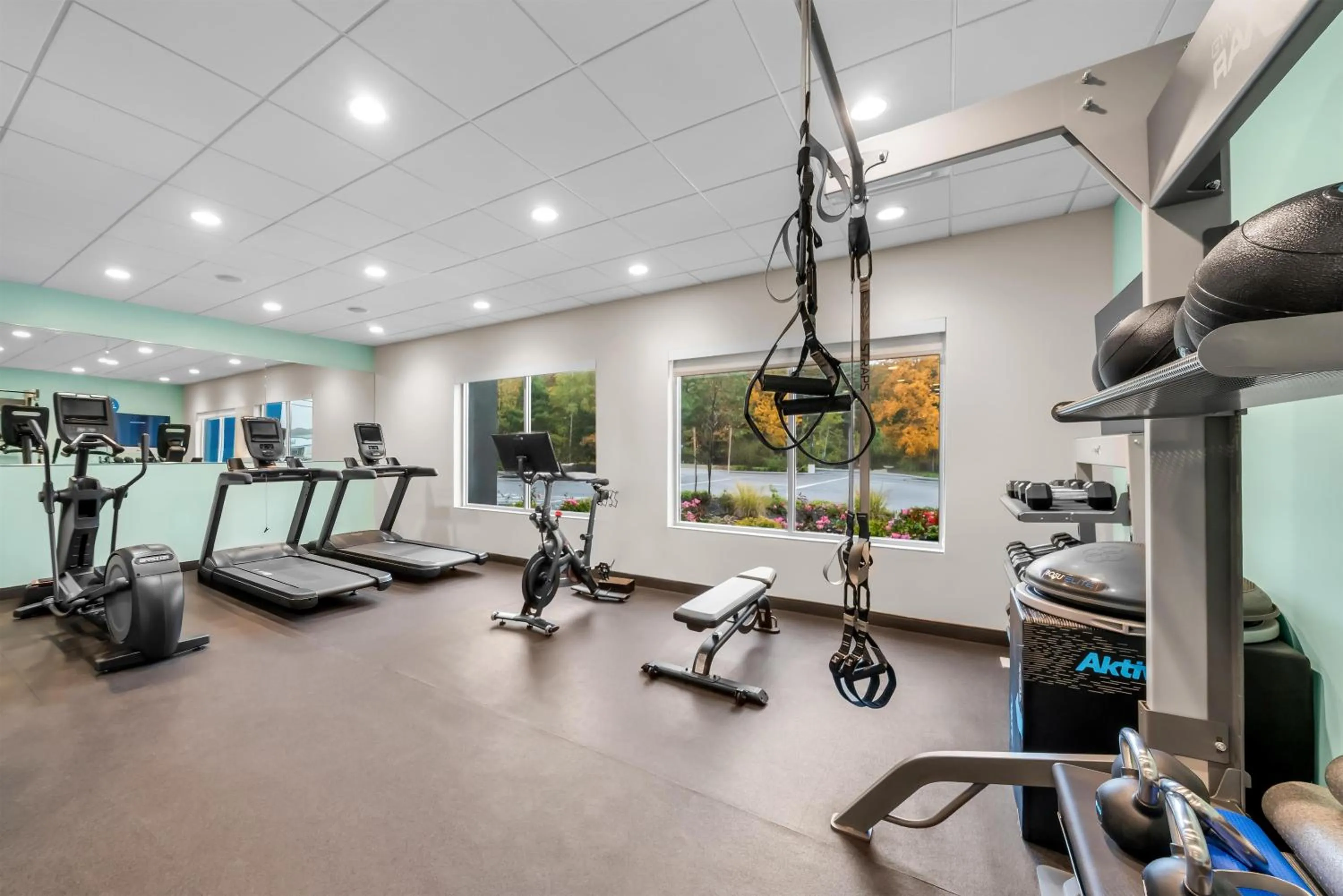 Fitness centre/facilities in Tru By Hilton Brockton