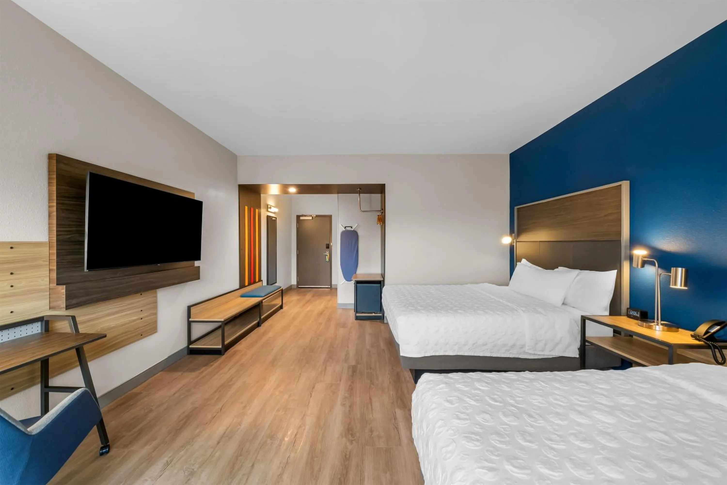 Bed in Tru By Hilton Brockton