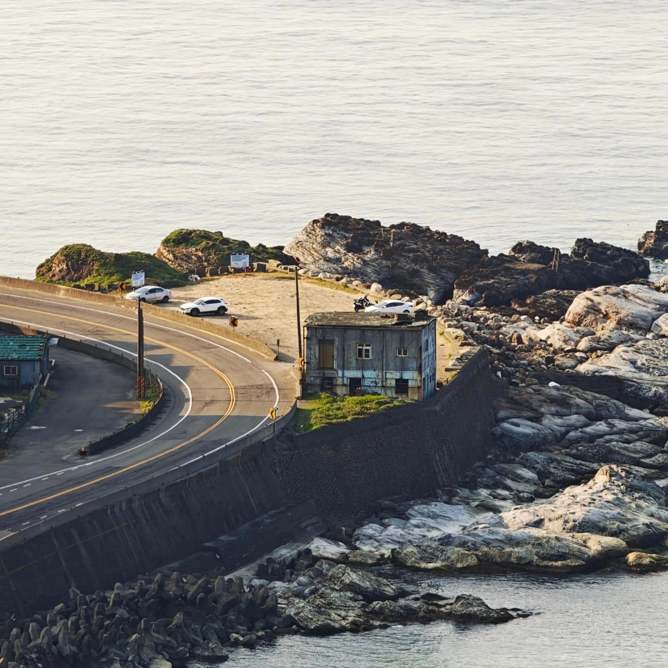 Natural landscape in 金石新月光 Gold Stone Crescent Moon Light