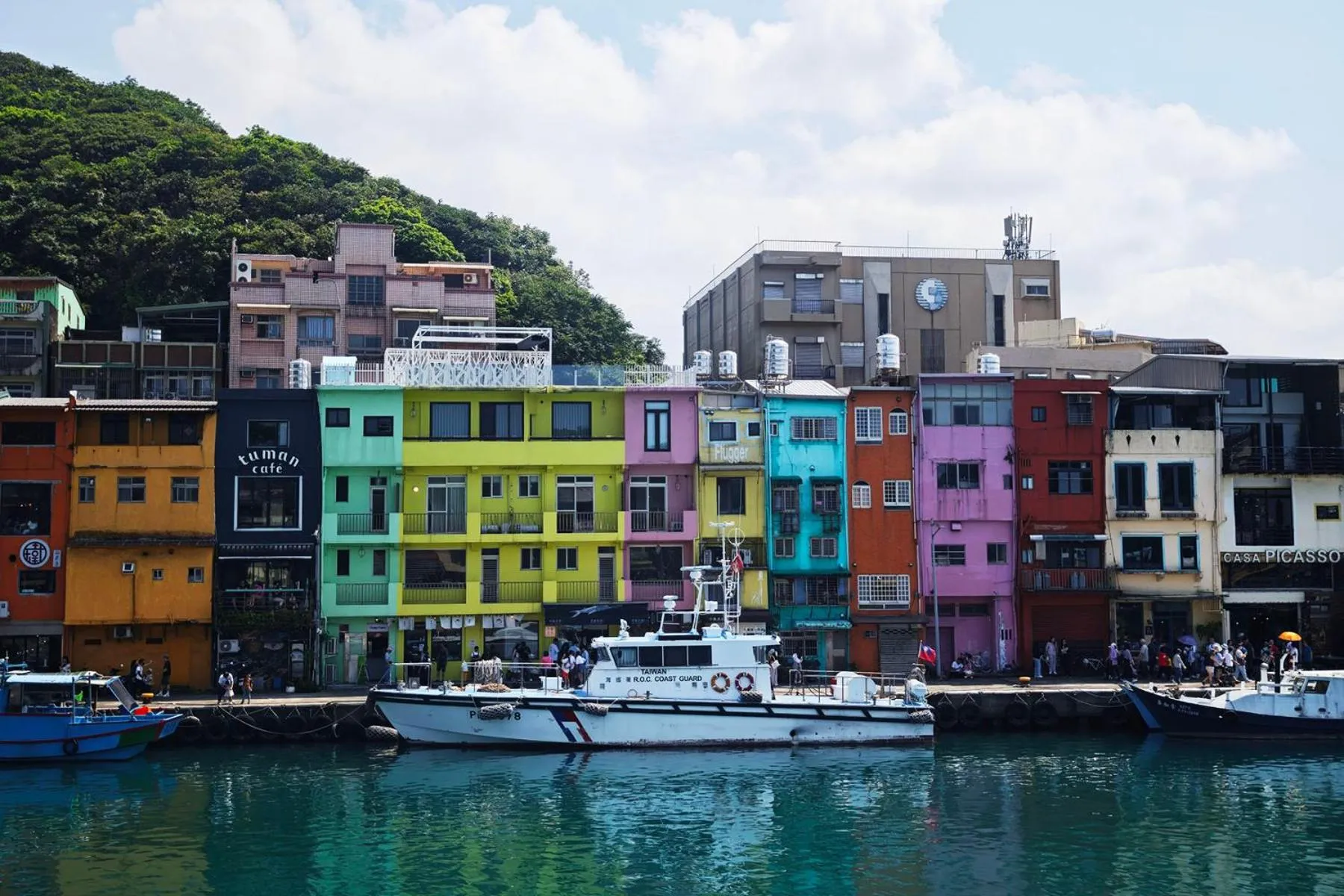 Nearby landmark in 金石新月光 Gold Stone Crescent Moon Light