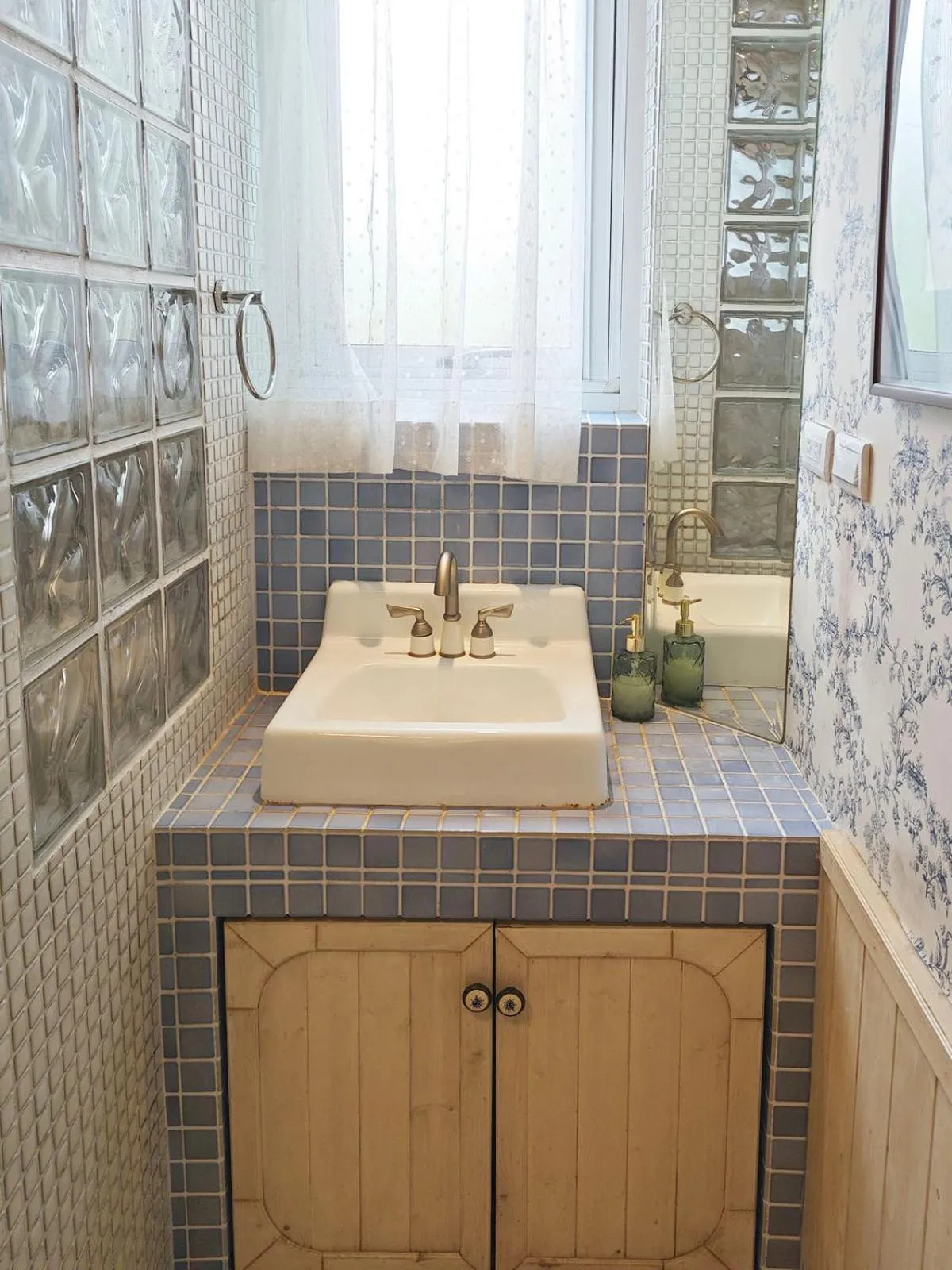 金石新月光 Gold Stone Crescent Moon Light