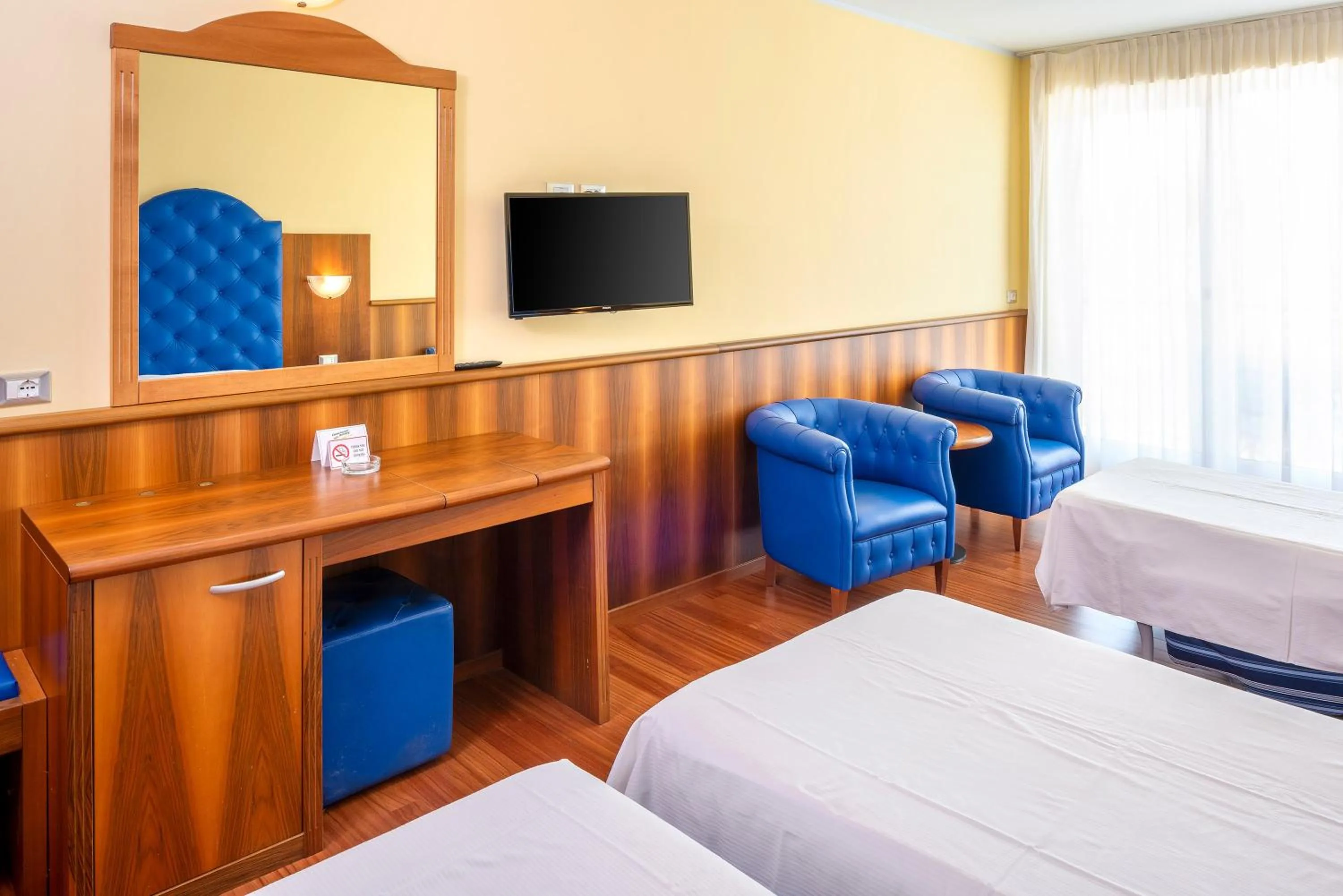 Photo of the whole room, Bed in Hotel Internazionale