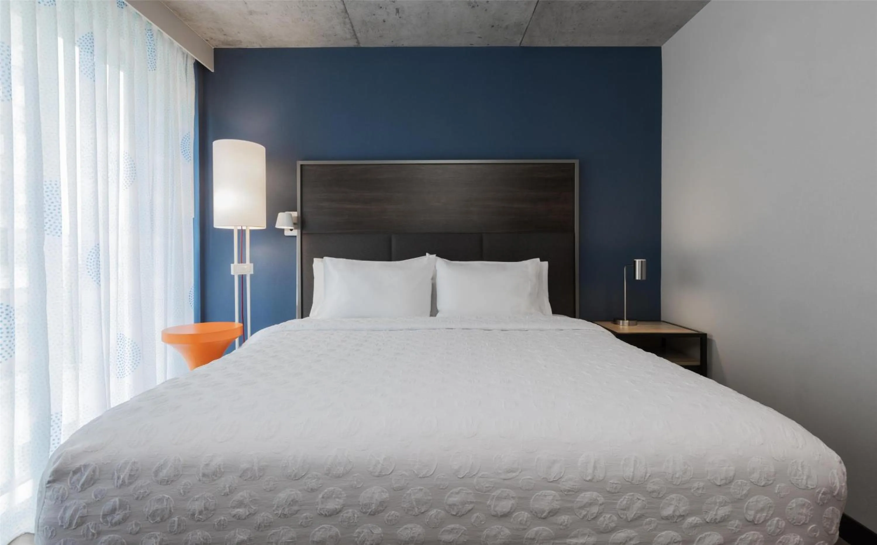 Bed in Tru By Hilton Montréal centre-ville