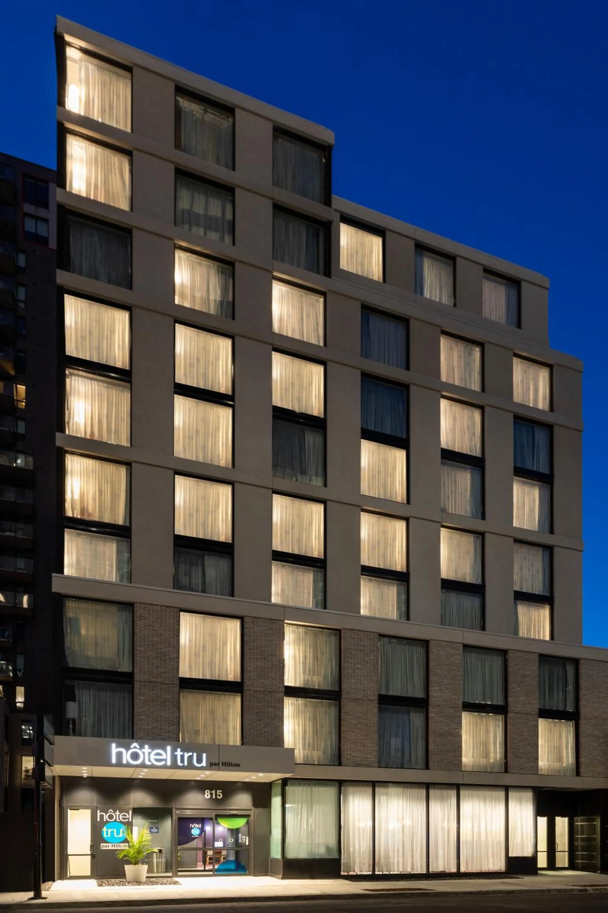 Property building in Tru By Hilton Montréal centre-ville