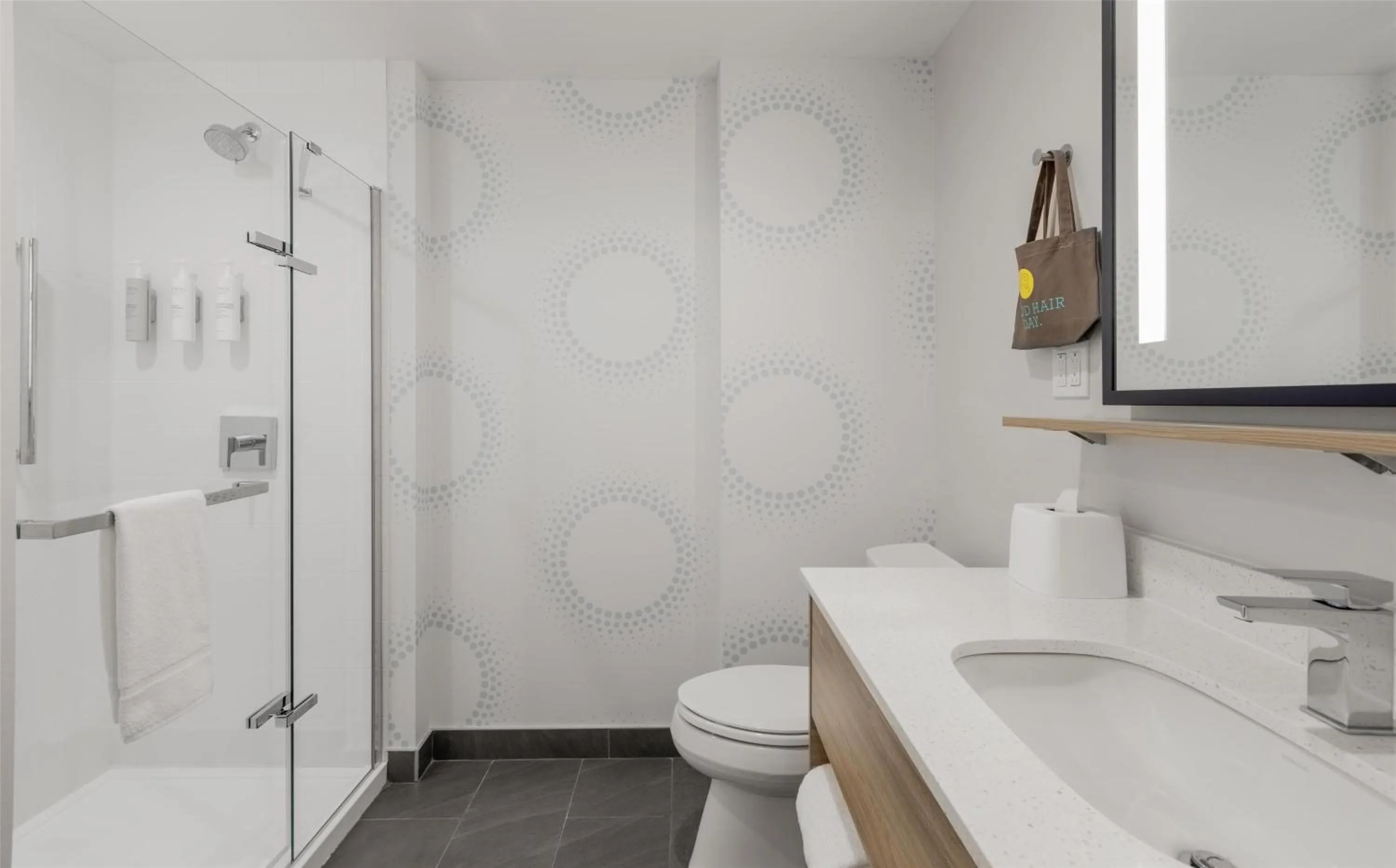 Bathroom in Tru By Hilton Montréal centre-ville