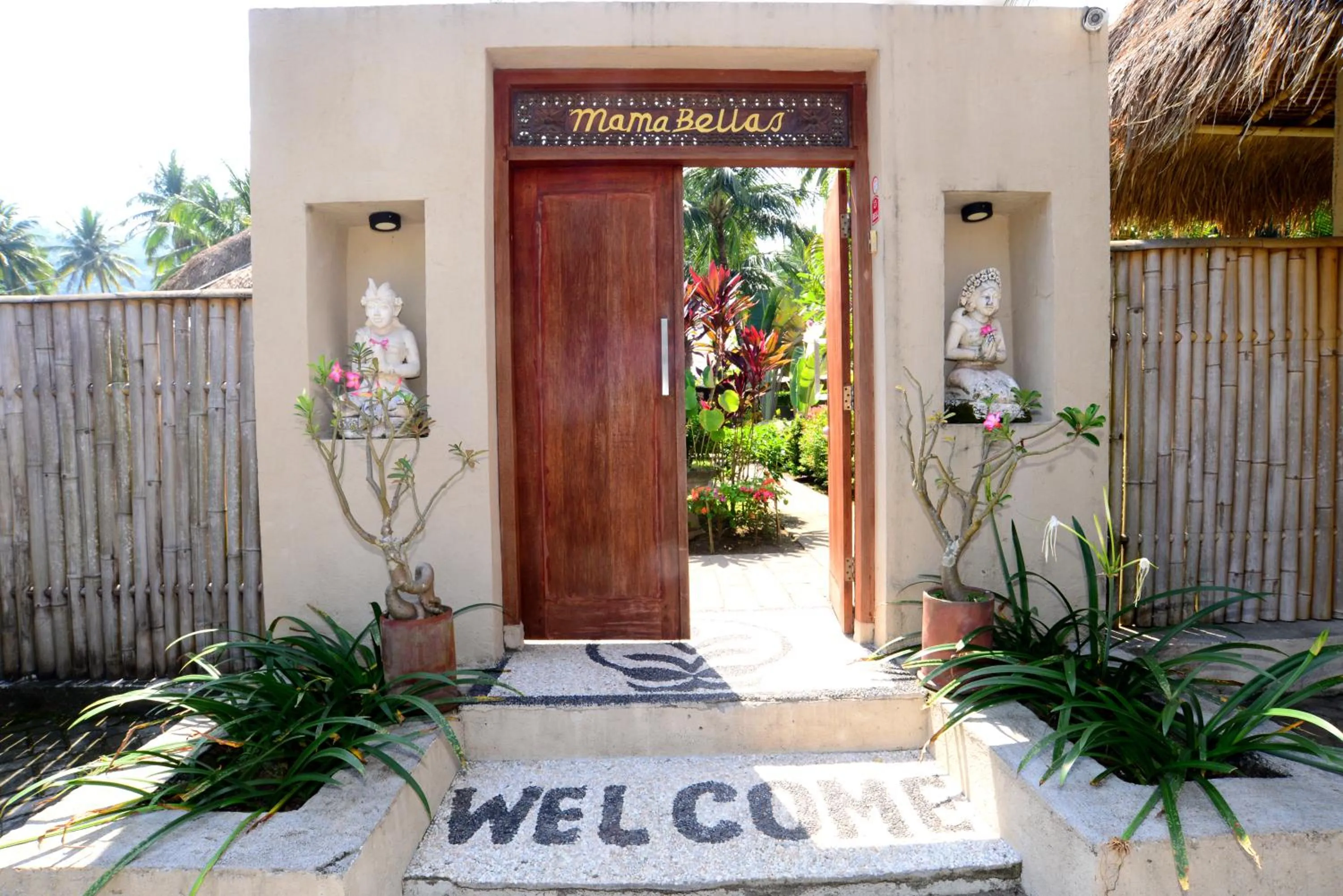 Facade/entrance in Mama Bella's Retreat