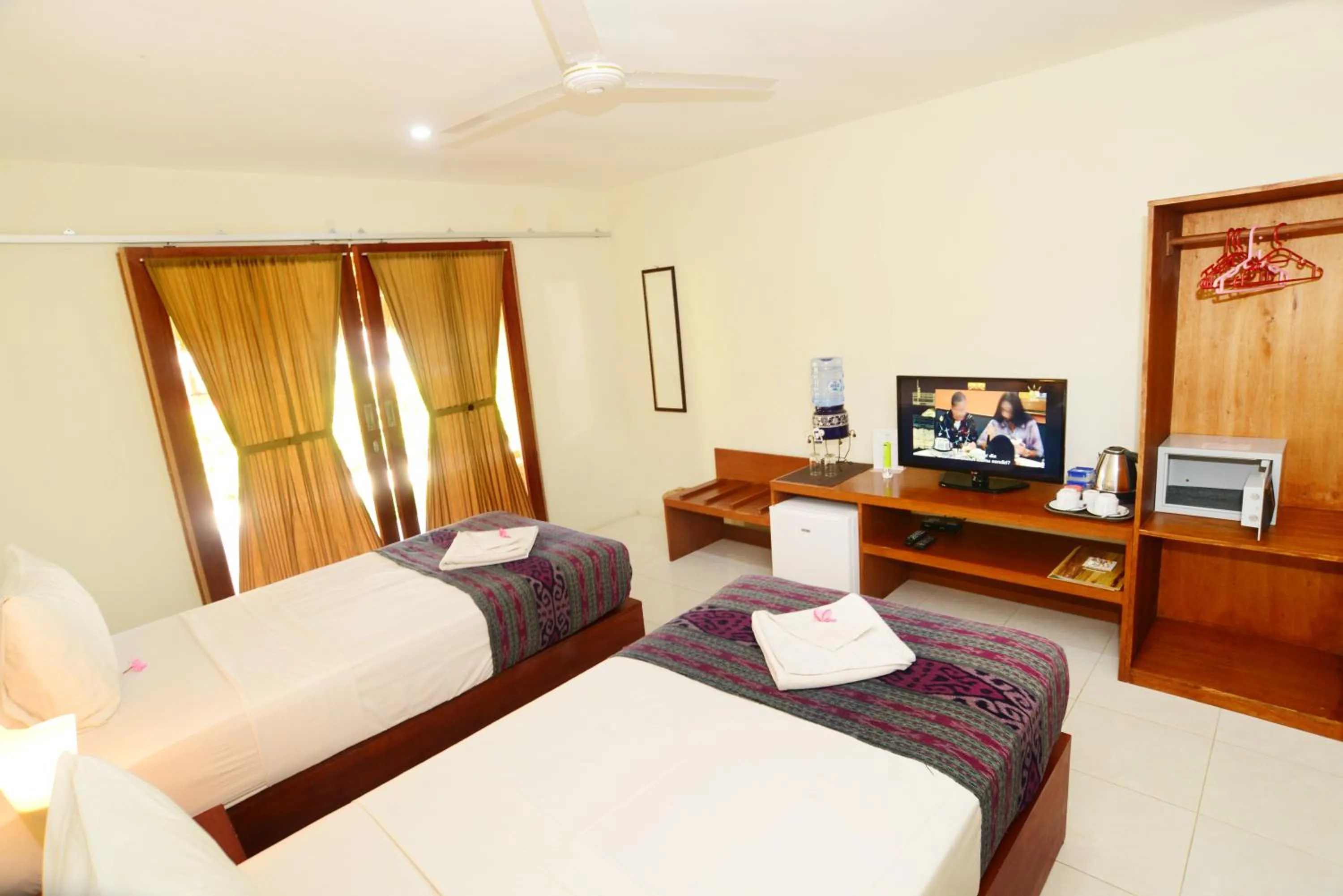 Bed in Mama Bella's Retreat