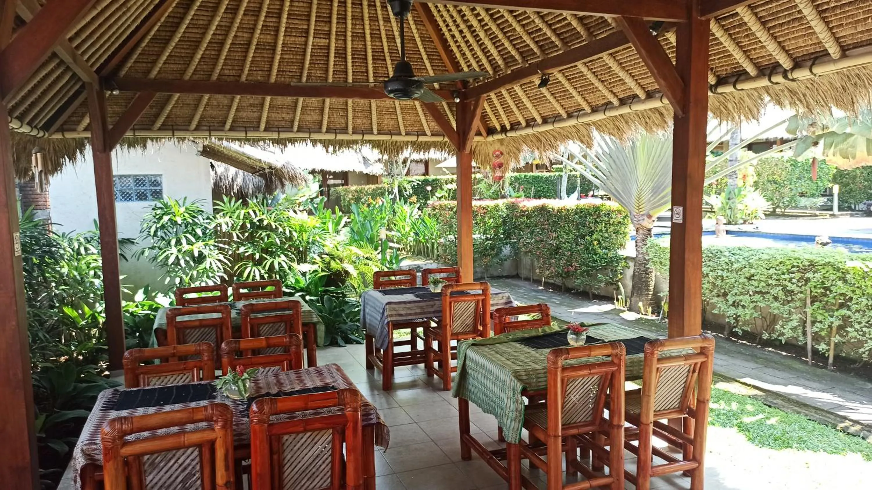 Restaurant/places to eat in Mama Bella's Retreat