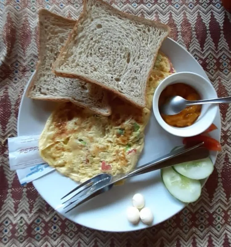 Breakfast in Mama Bella's Retreat