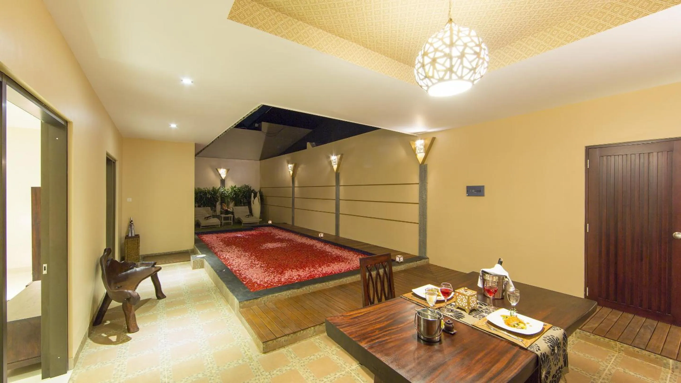 Dining area in Flamingo Dewata Pool Villa Uluwatu