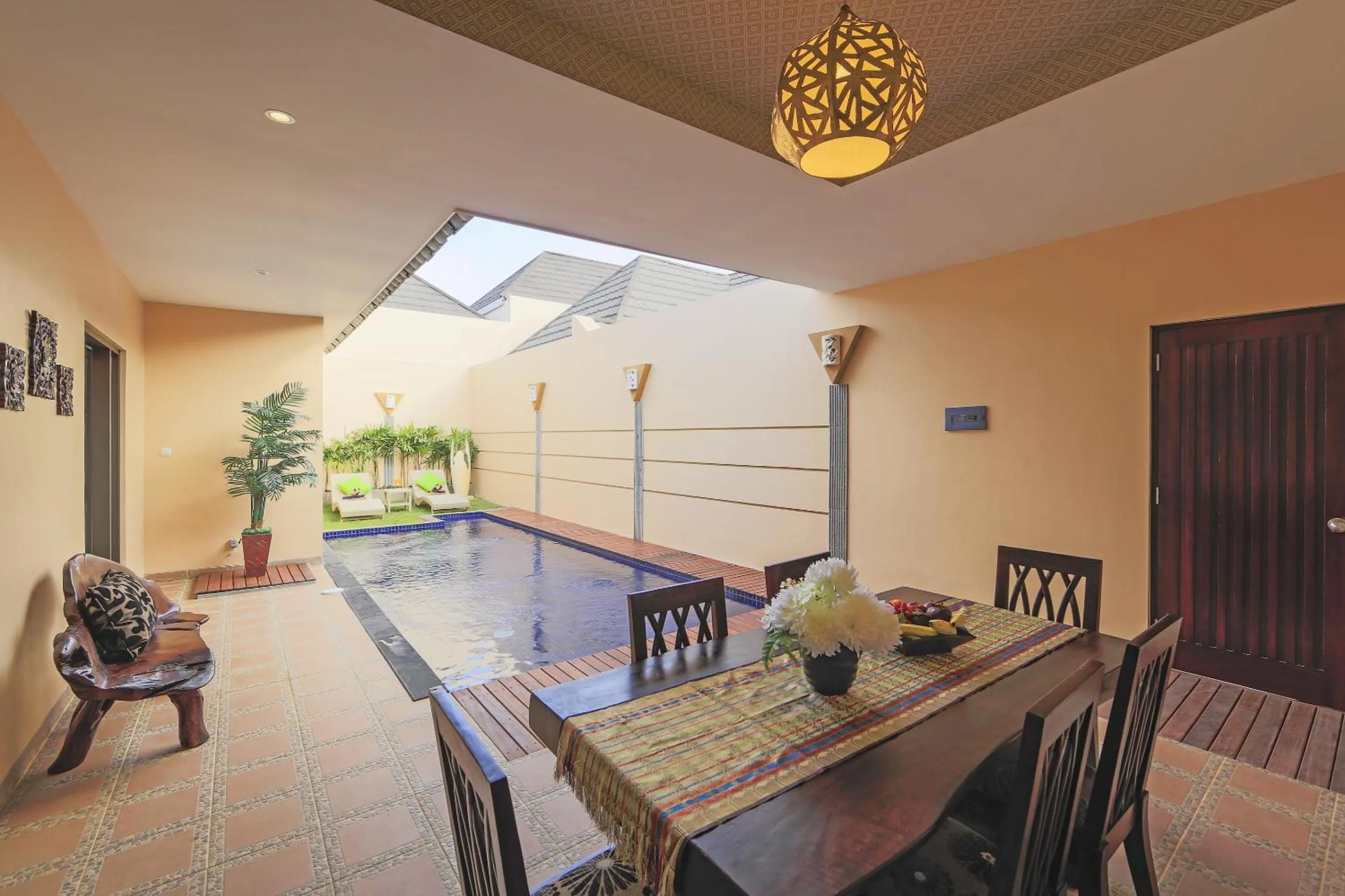 Kitchen or kitchenette in Flamingo Dewata Pool Villa Uluwatu