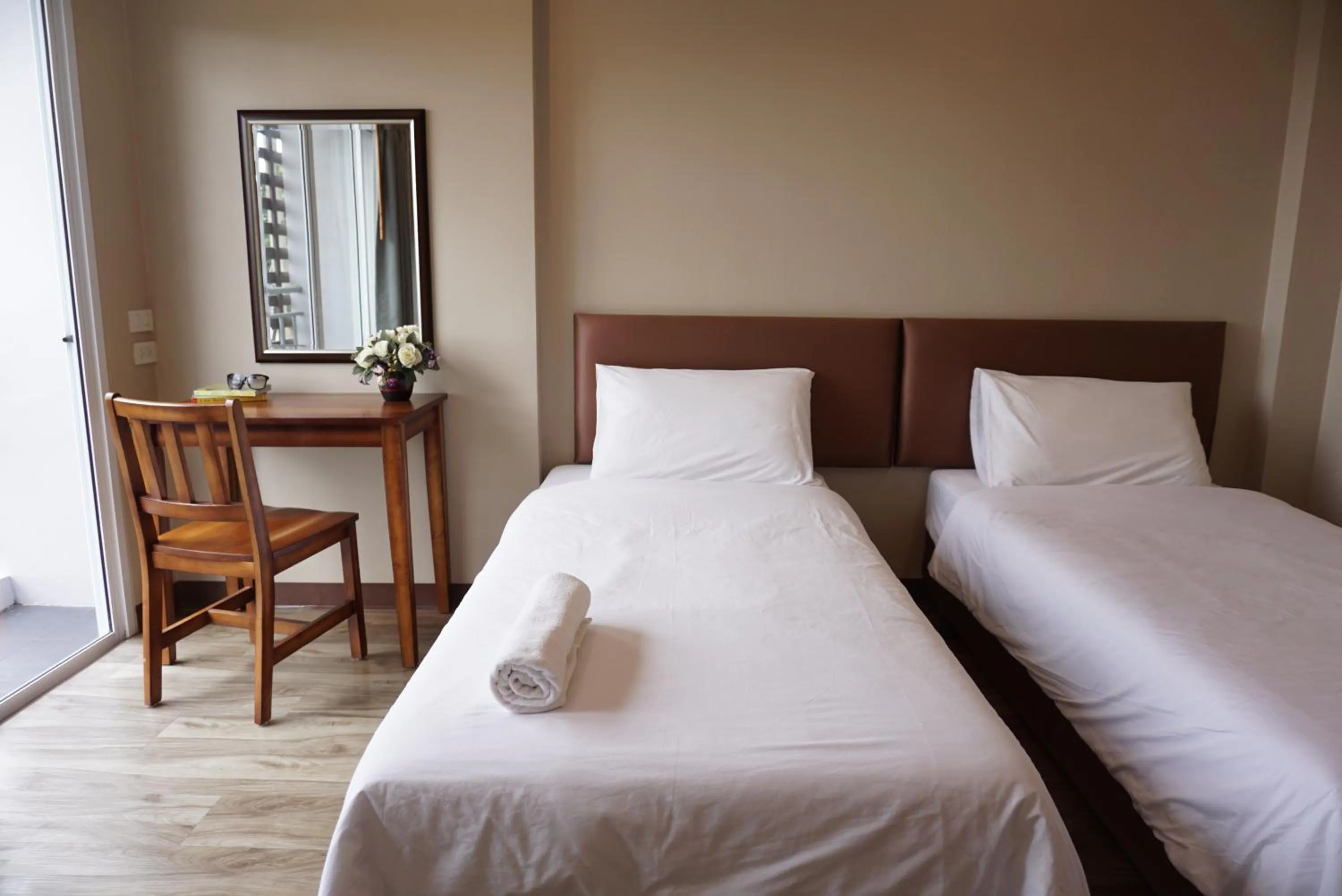 Photo of the whole room, Bed in Chompu Nakarin Apartment