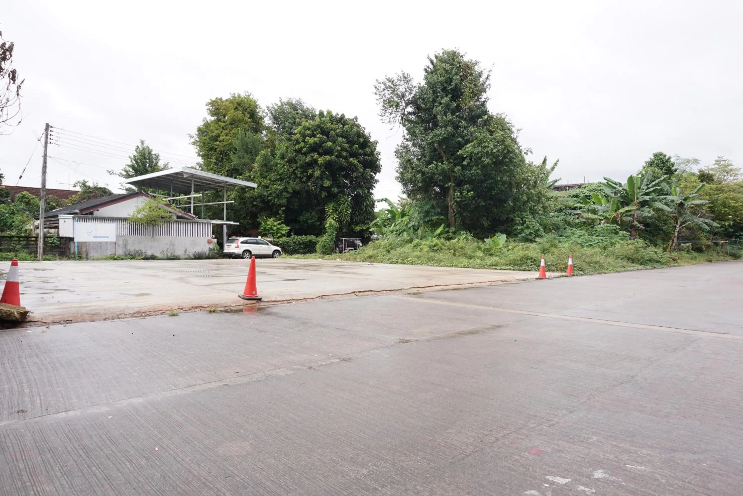 Facade/entrance in Chompu Nakarin Apartment