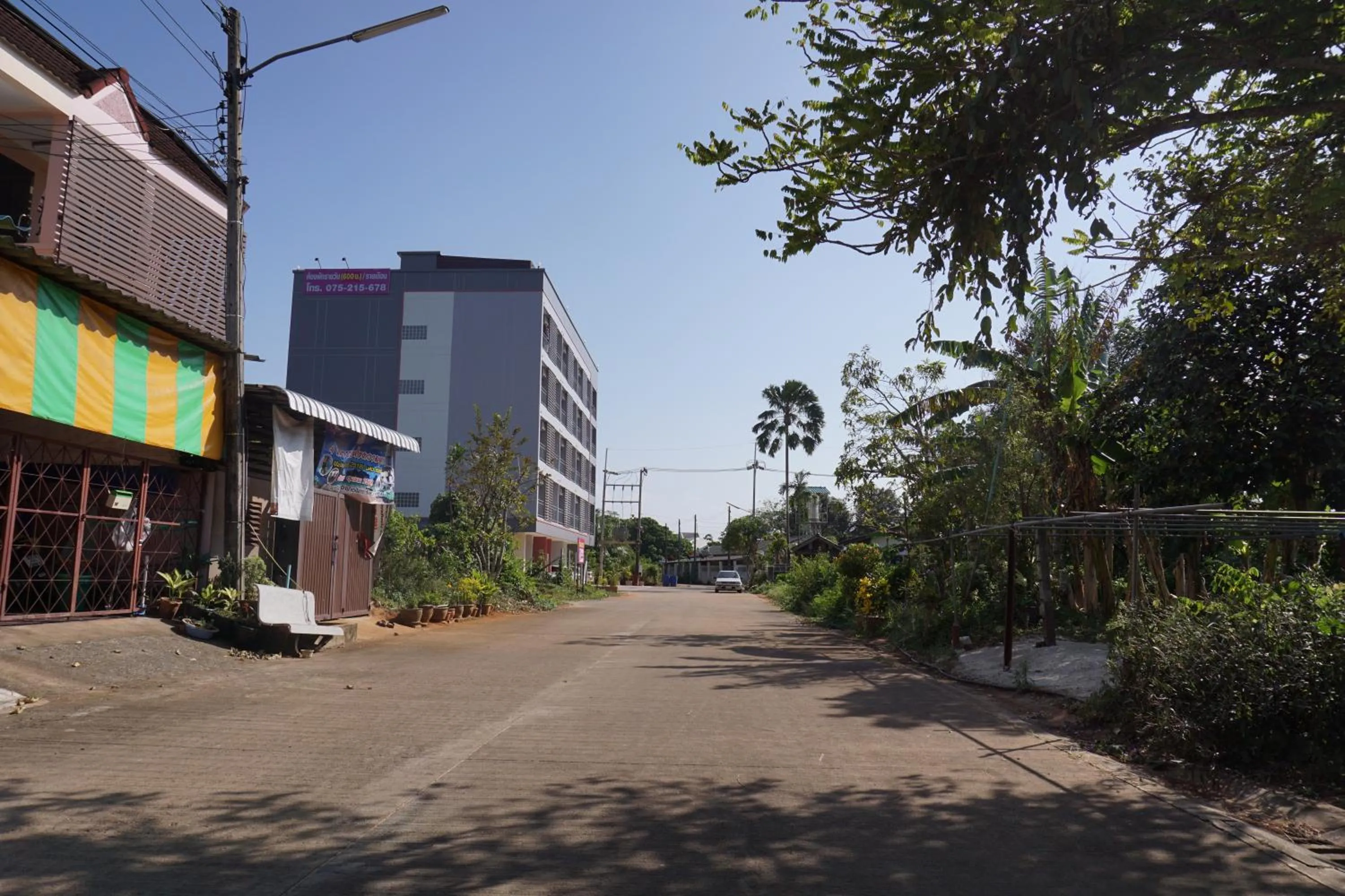 Neighbourhood in Chompu Nakarin Apartment