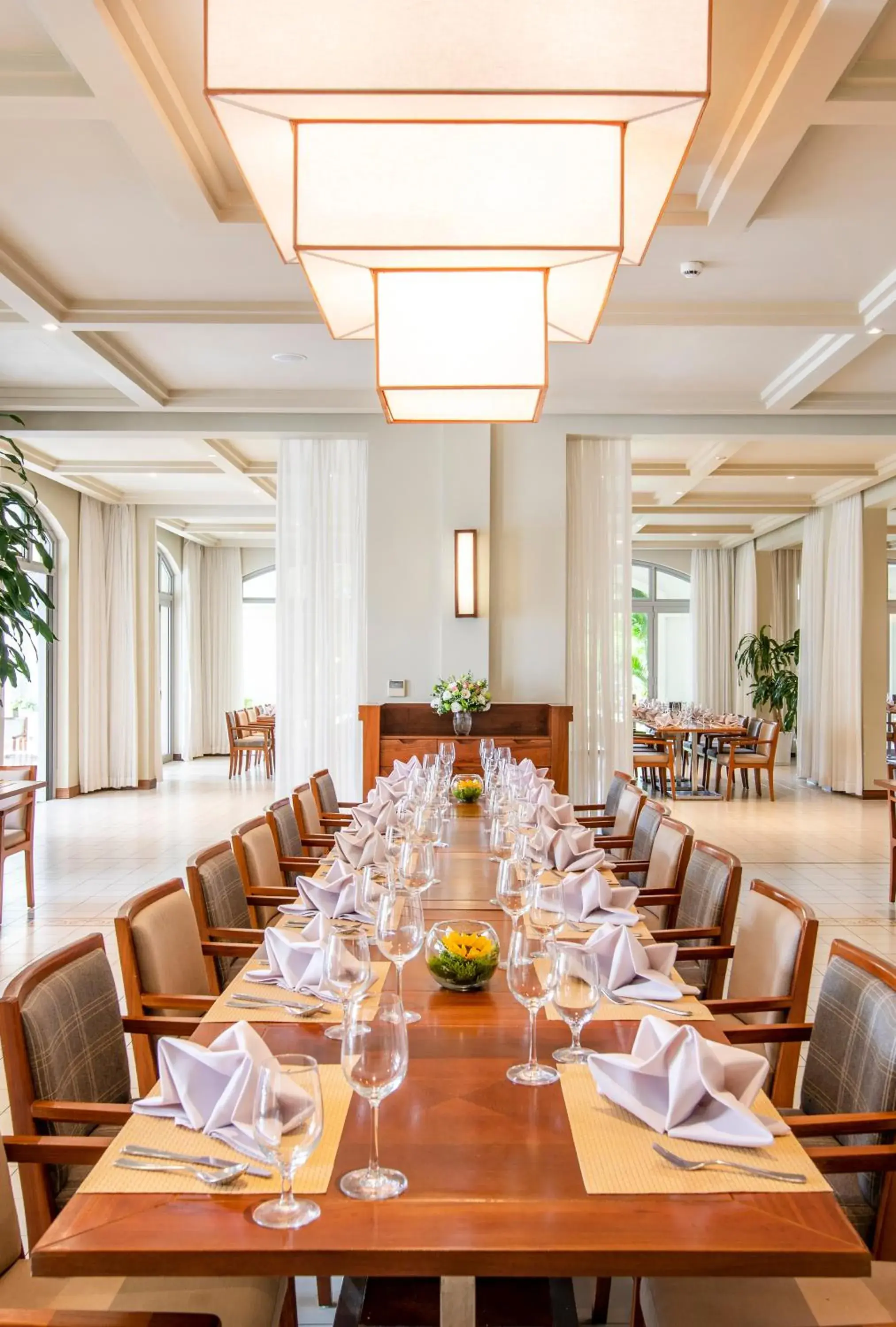 Restaurant/places to eat in FLC Luxury Resort Samson Restaurant/places to eat in FLC Luxury Resort Samson