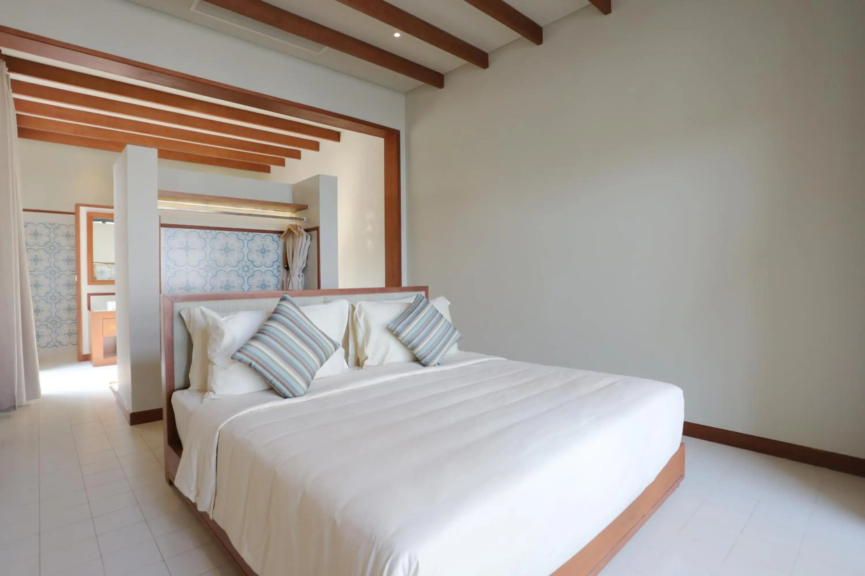Photo of the whole room, Bed in FLC Luxury Resort Samson Photo of the whole room, Bed in FLC Luxury Resort Samson