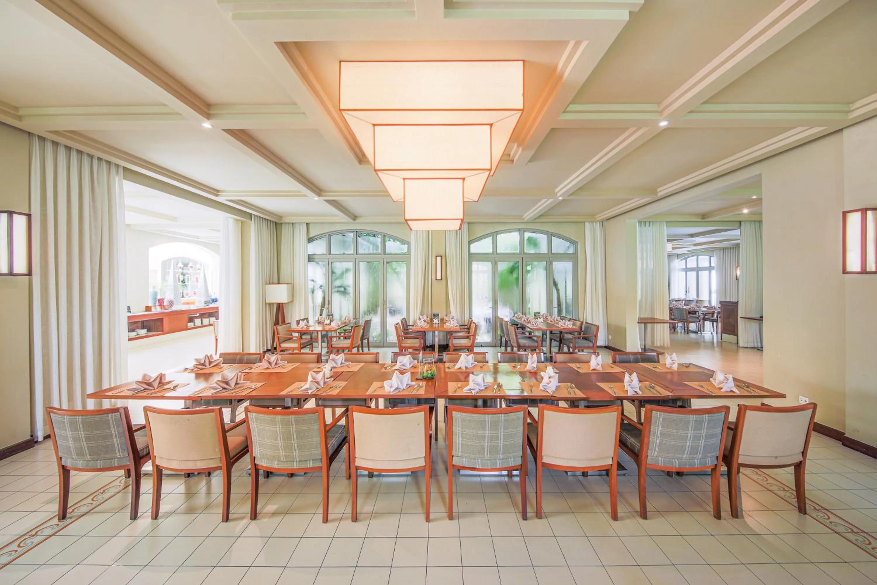 Restaurant/places to eat in FLC Luxury Resort Samson