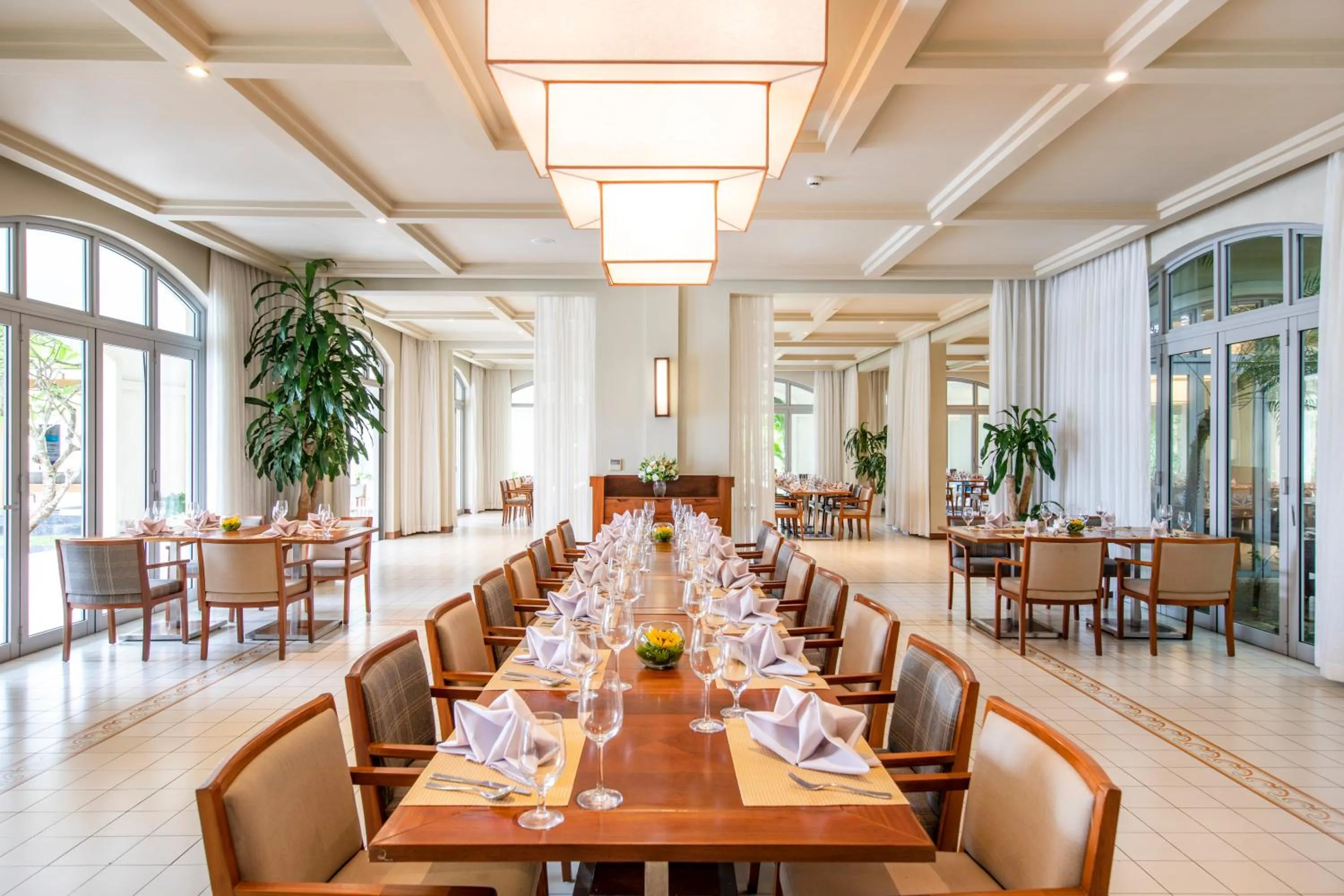 Restaurant/places to eat in FLC Luxury Resort Samson