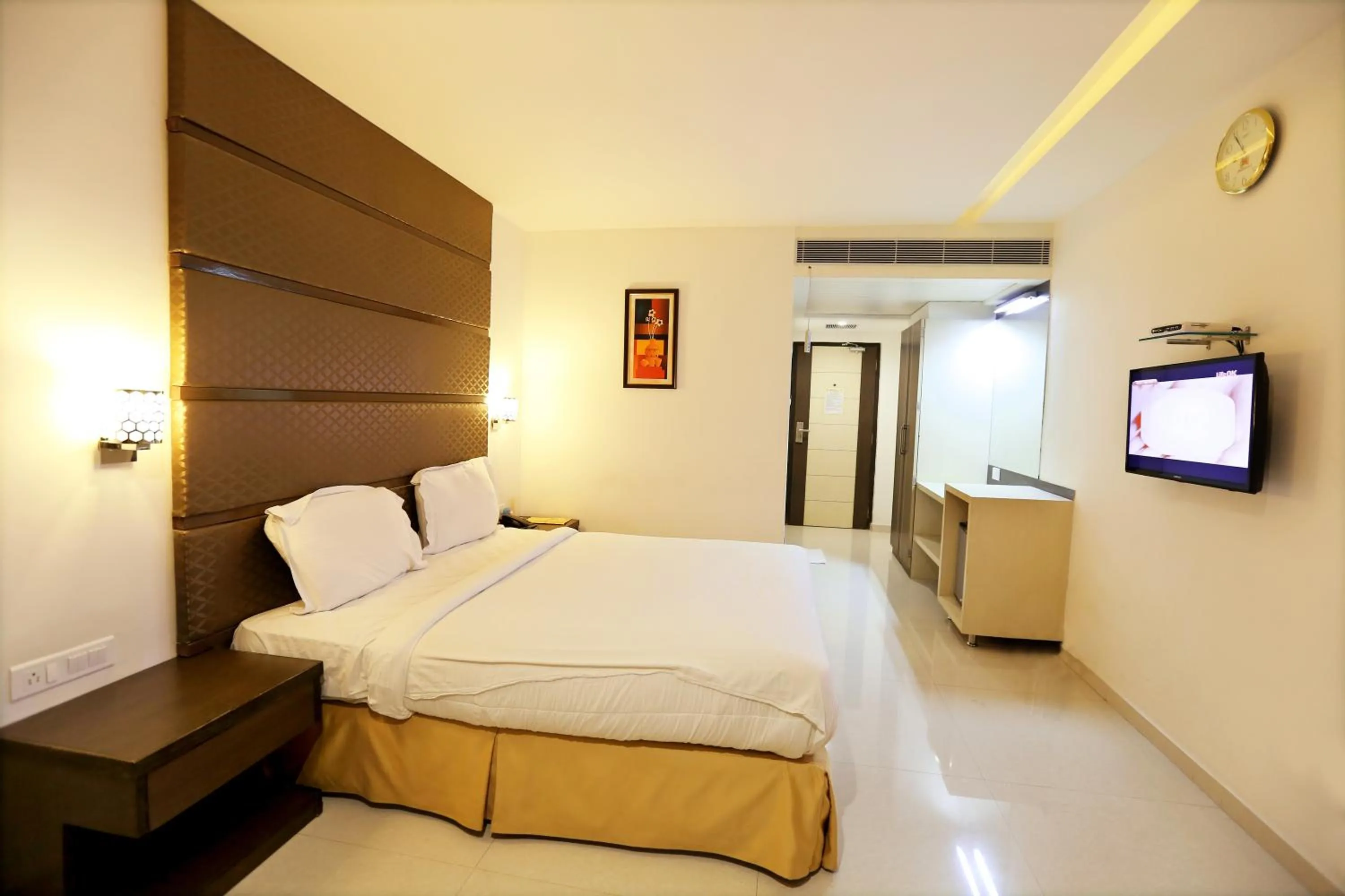 Photo of the whole room, Bed in Hotel Sitara Grand Miyapur