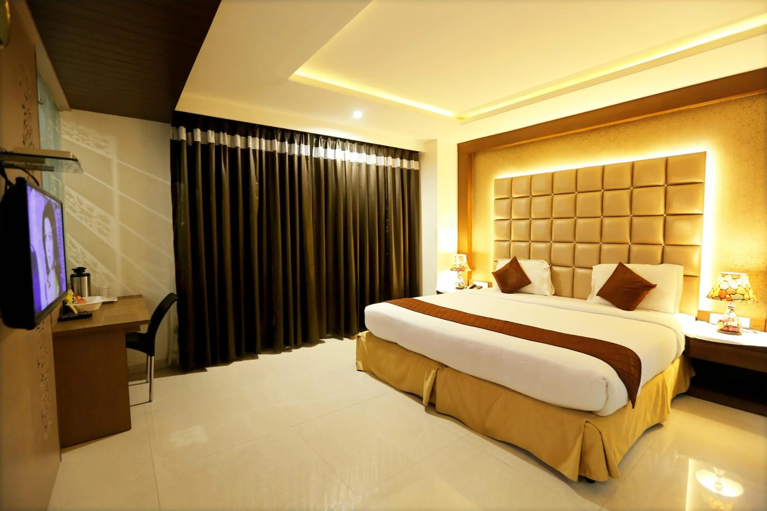Photo of the whole room, Bed in Hotel Sitara Grand Miyapur