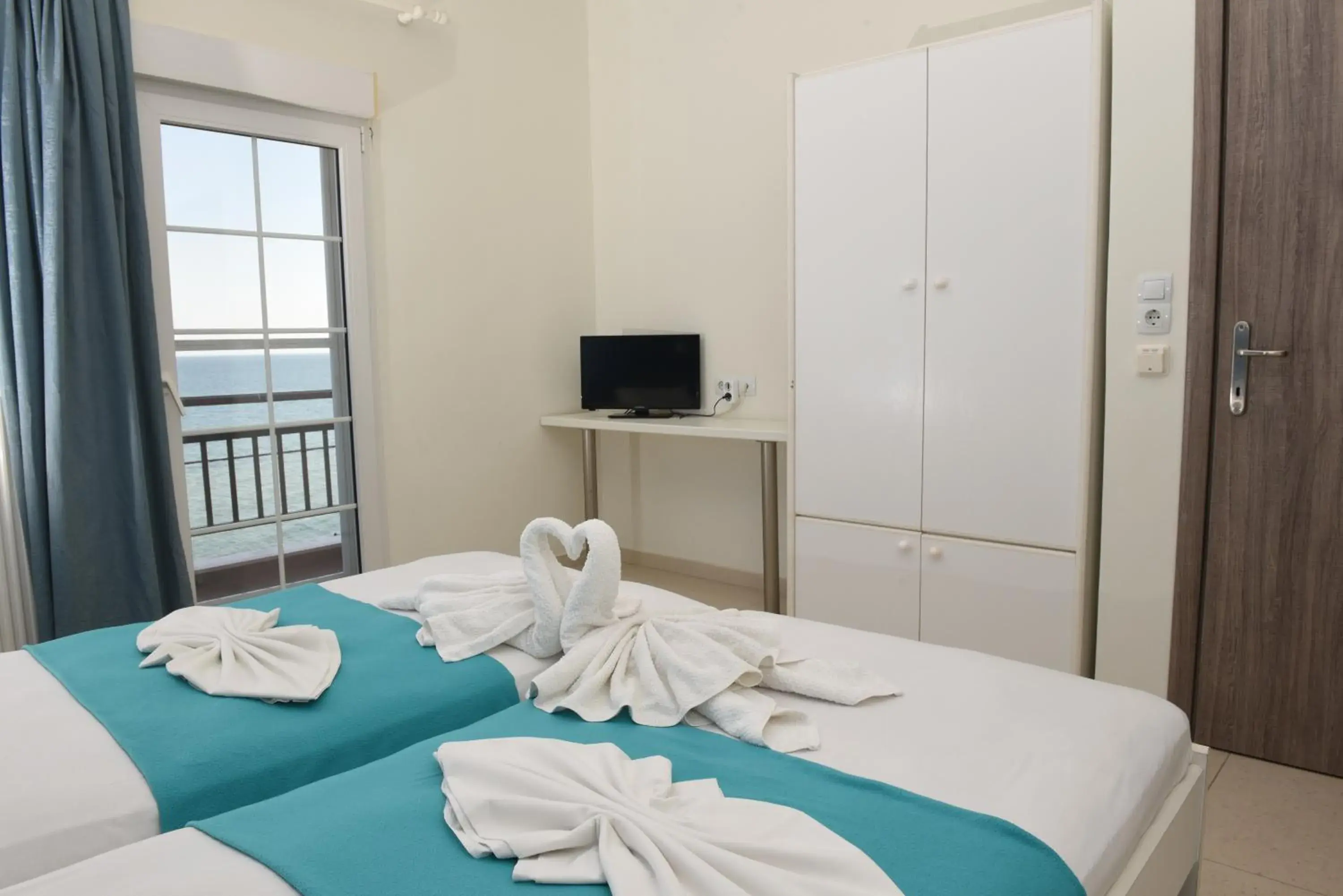 Triple Room with Sea View in Star Beach Resort Triple Room with Sea View in Star Beach Resort